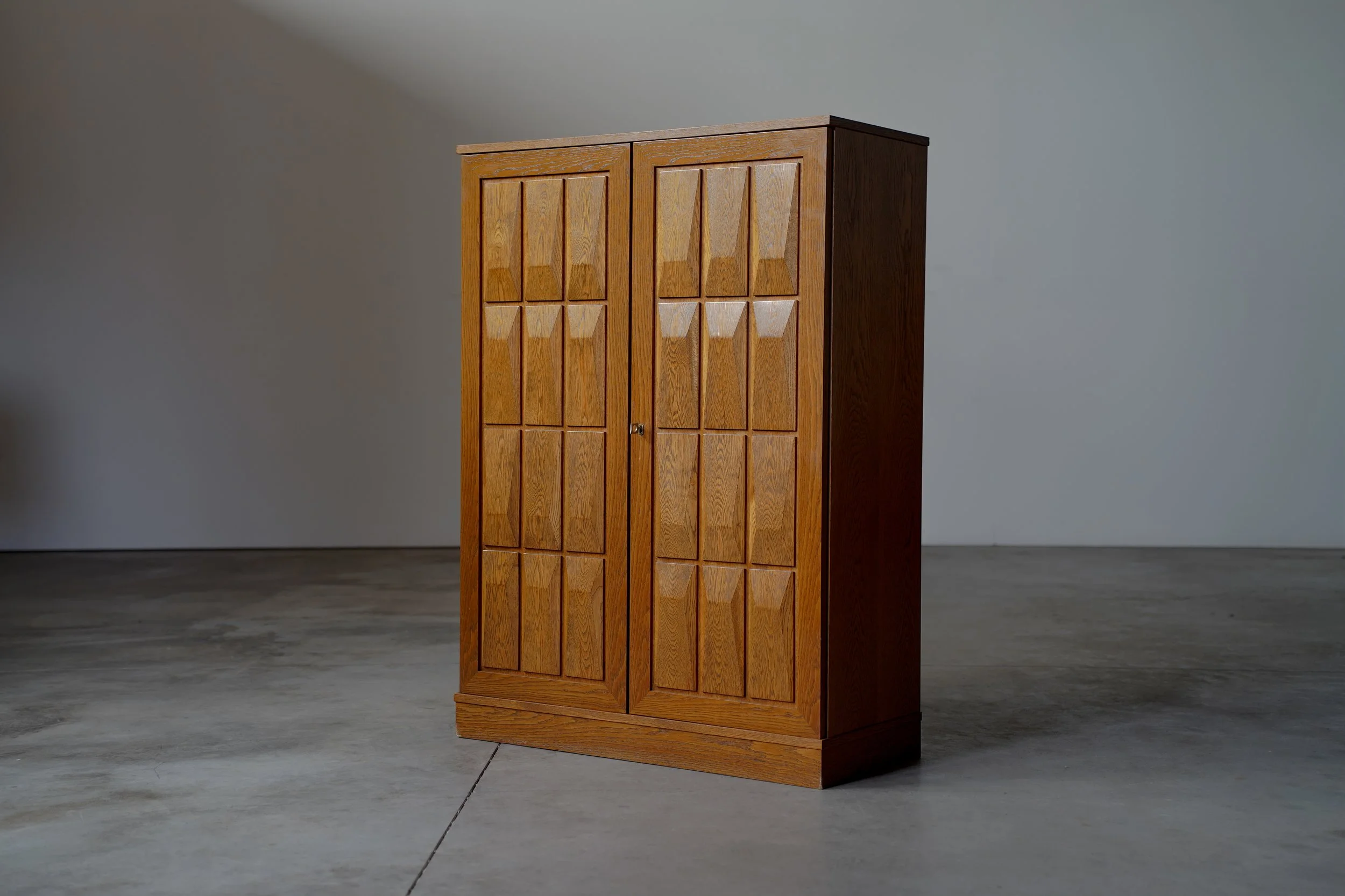 GRAPHICAL CABINET BY BARTELS