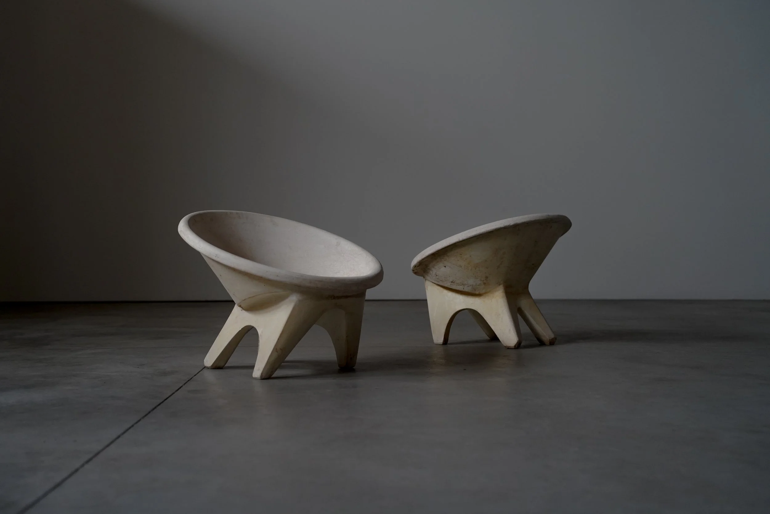 CONCRETE SPHERE GARDEN CHAIRS