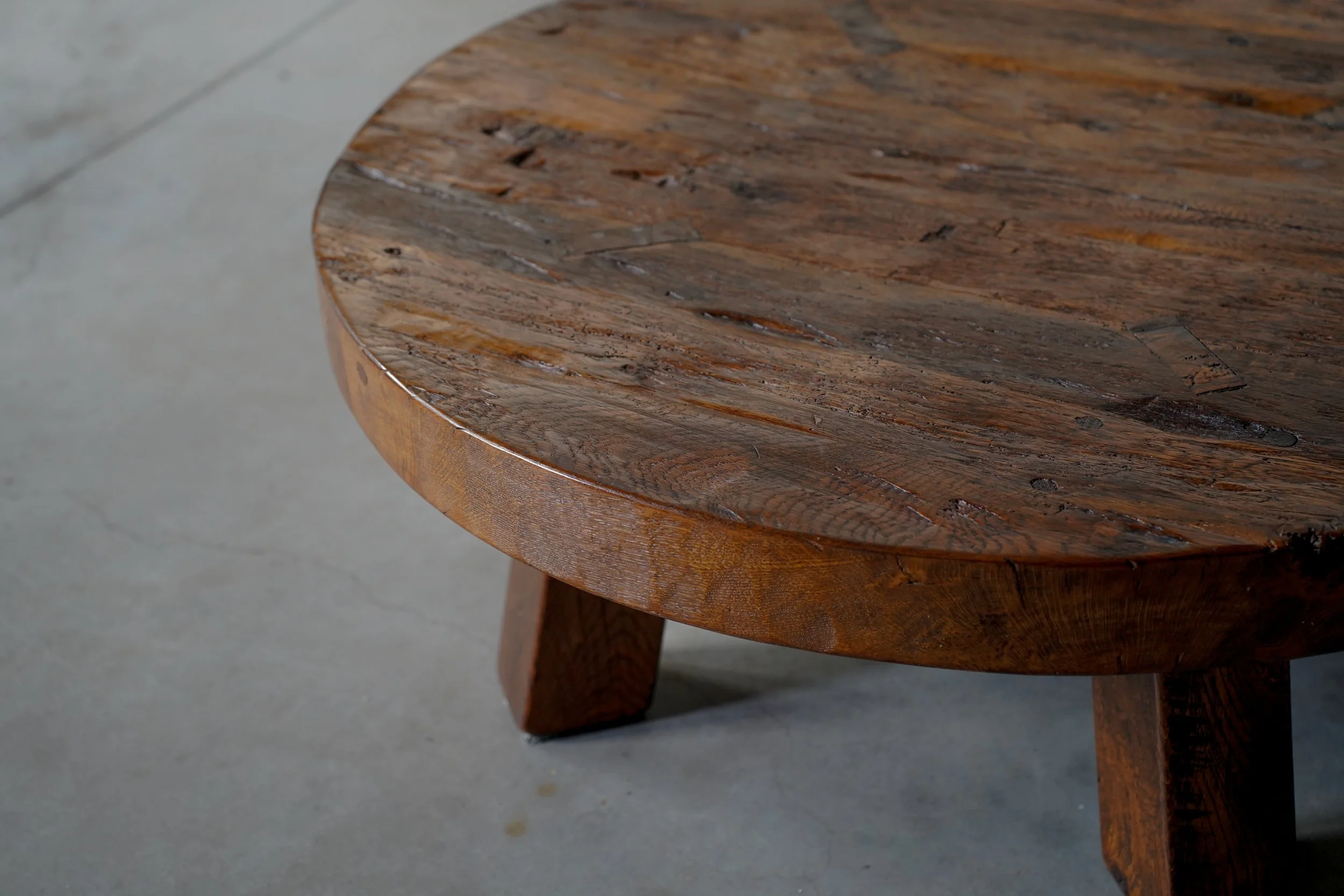 RUSTIC OAK ROUND COFFEE TABLE 120 CM