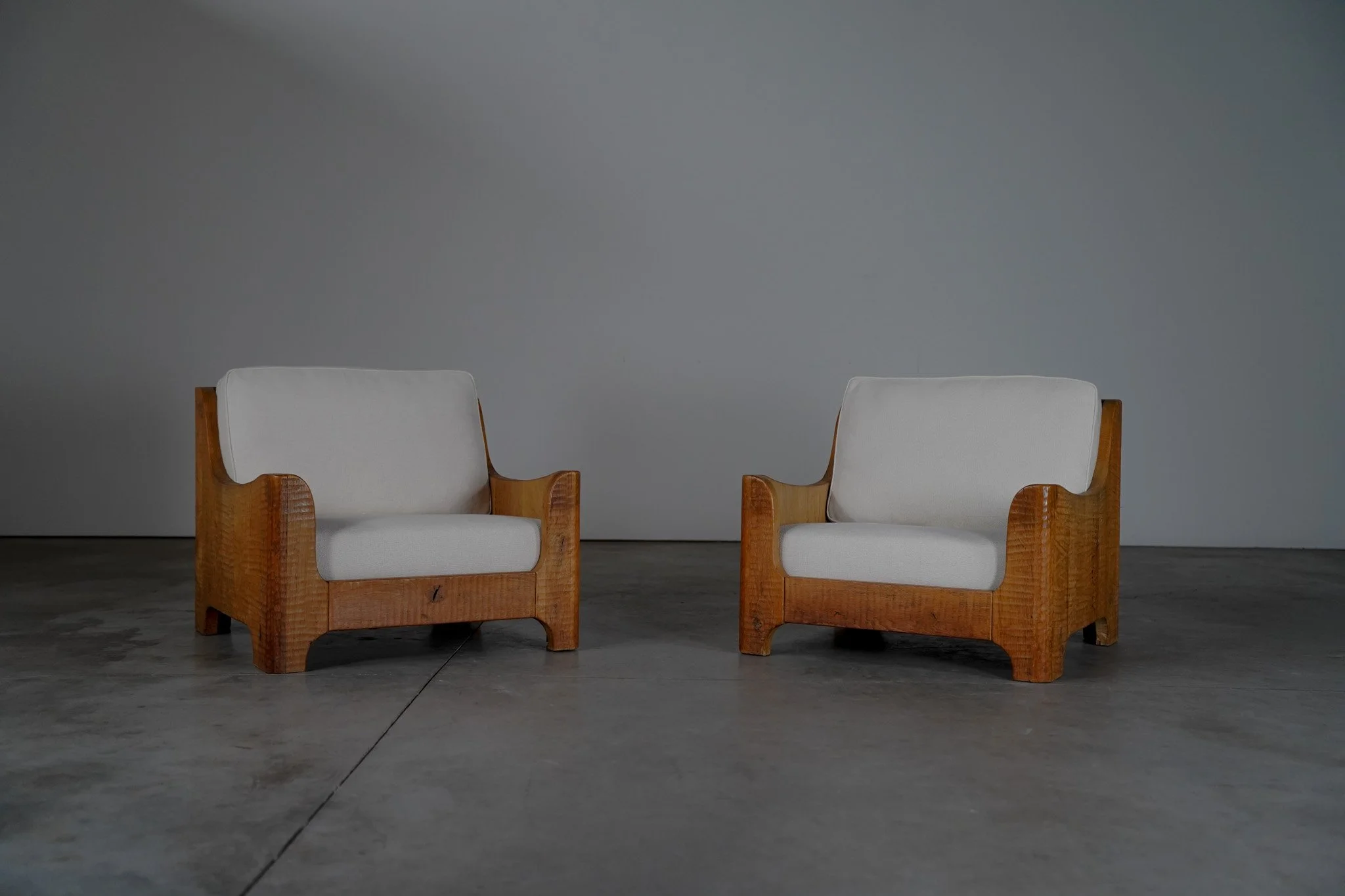 OAK LOUNGE CHAIRS WITH LINEN CUSHIONS