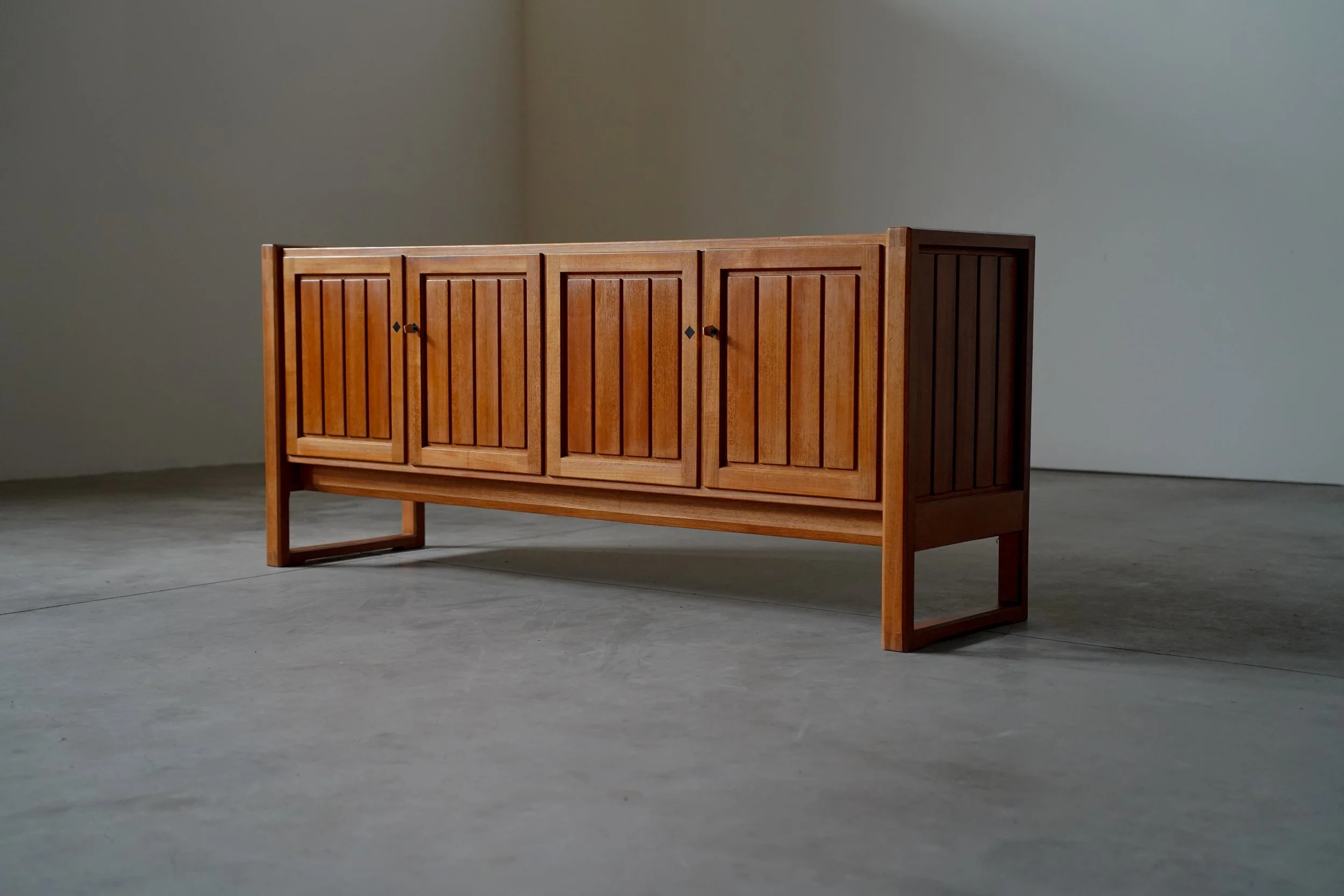 UNIQUE TEAK SIDEBOARD