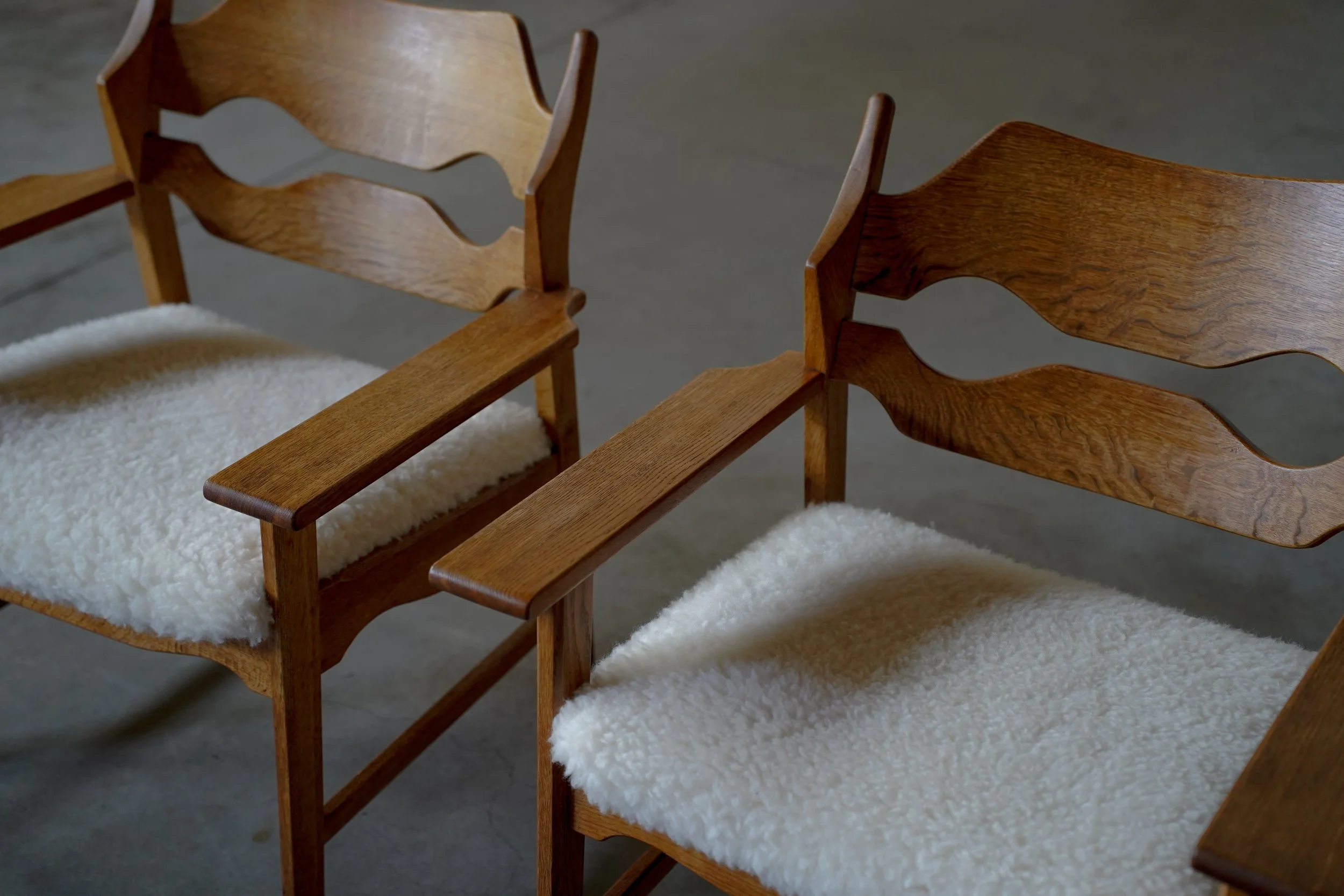 LOUNGE CHAIRS BY HENNING KJEARNULF