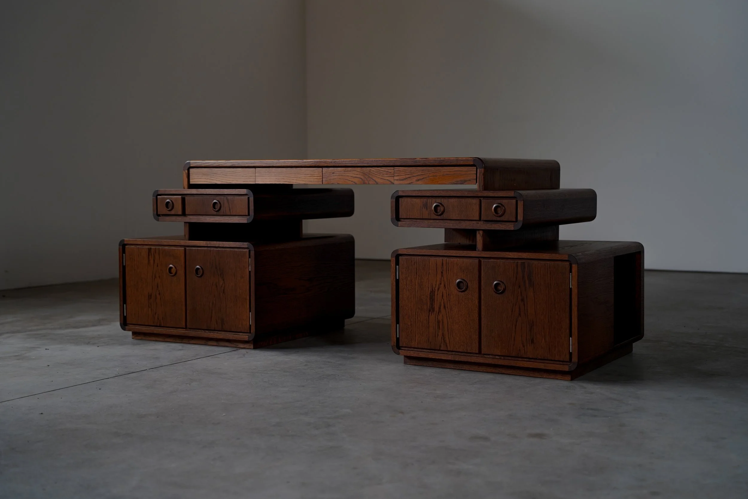 FREE STANDING DESK IN OAK