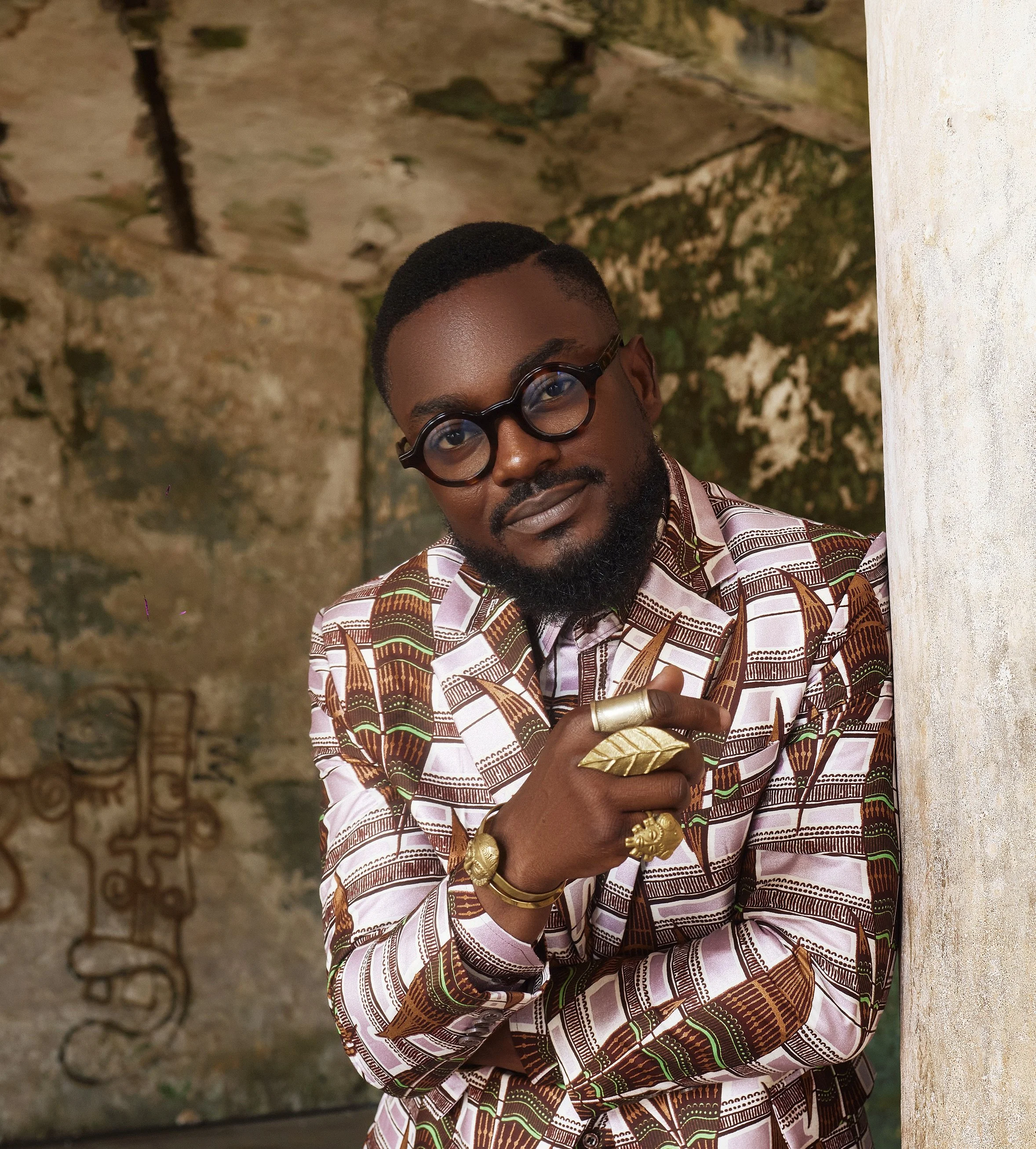 Prince Franck Edja est un créateur de contenu et expert en marketing touristique ivoirien qui valorise les cultures, patrimoines et destinations africaines à travers le storytelling digital.