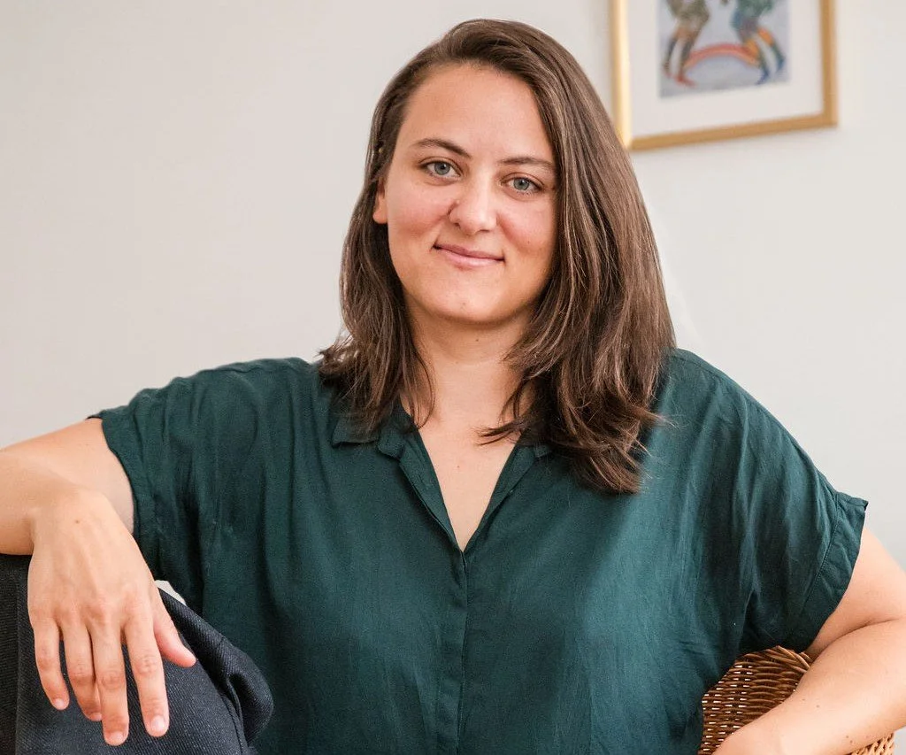 Körpertherapeutin Valentina Wieser arbeitet mit der Grinberg Methode, Integrales Somatischer Psychologie und psychosozialer Beratung in Wien.