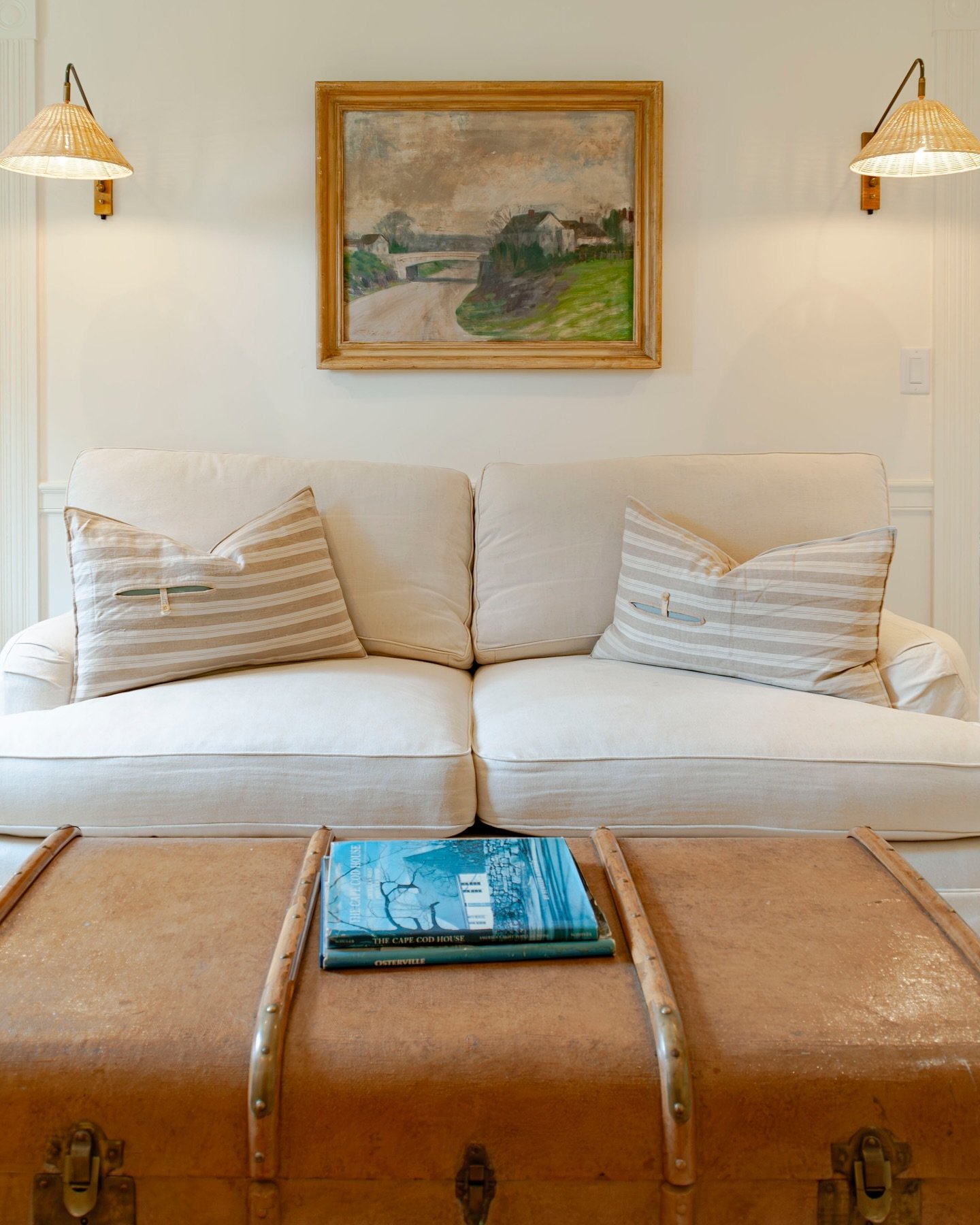 From every day homes to now luxury travel, photographing beautifully designed spaces was how Salt Creative Agency started and continues to grow. 

#interiordesign #interiordesignphotography #luxurytravel #contentphotography #contentphotographer #prod