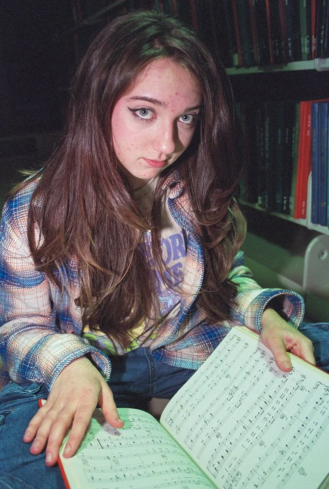 issyportra800 (2).jpg