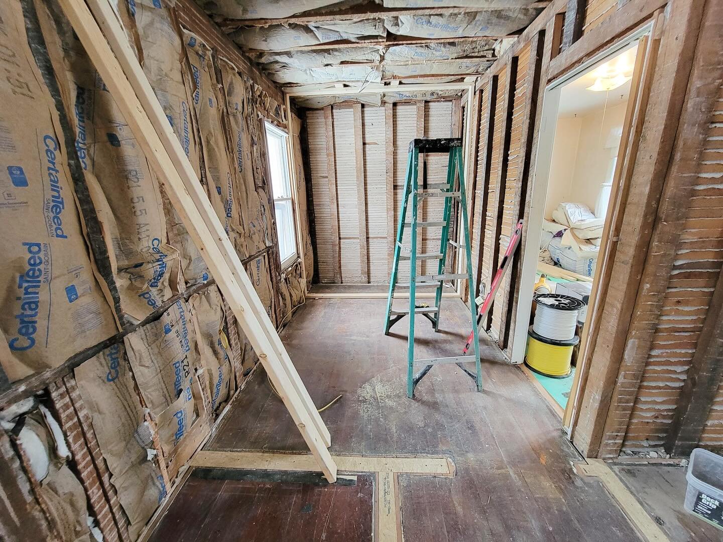 REMODEL 
The Nailed It Team is hard at work to complete this bathroom remodel. Check out our current progress and stay tuned for the finished product! 

To request a quote today, visit our website: 
https://naileditny.com

#NailedIt #NailedItTeam #co