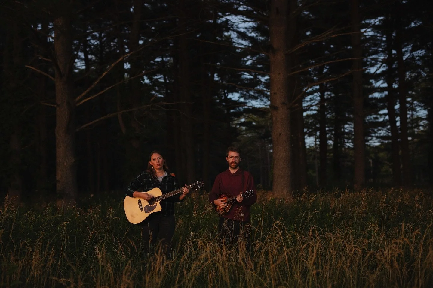 Here&rsquo;s a woodsy photo taken by @aaronsandage just to tell you that we have a few gigs left on the blue &amp; gold tour:

🌼 9/19: House Concert in Rochester, NY
🧡 9/21: Private Event in Hornell, NY
✨ 9/26: Concert in Angelica, NY

You can find
