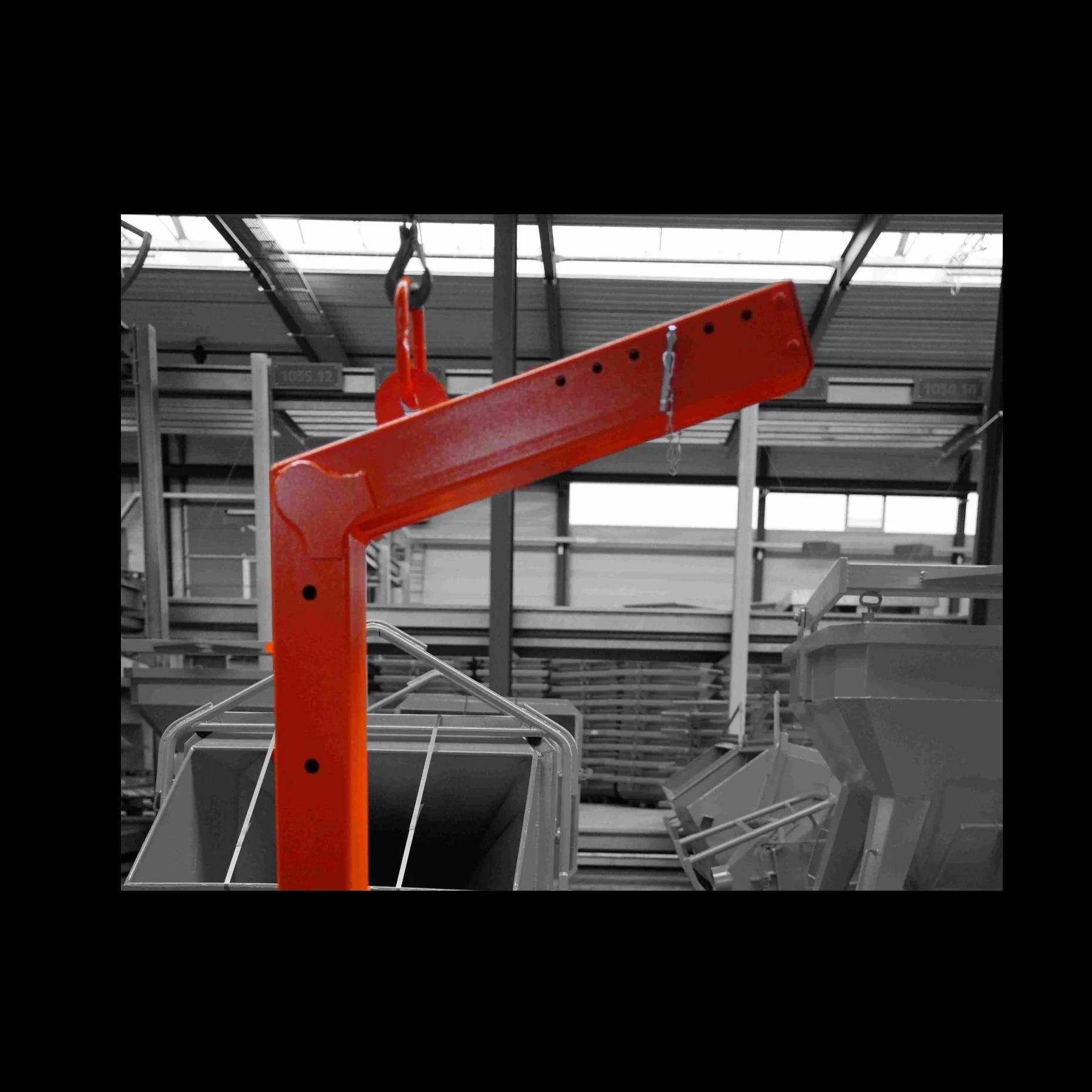 Self Shifting crane forks that use gravity to adjust when transporting off of the ground