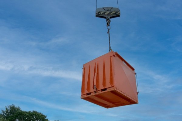 Crane Pallet bin lifted by crane