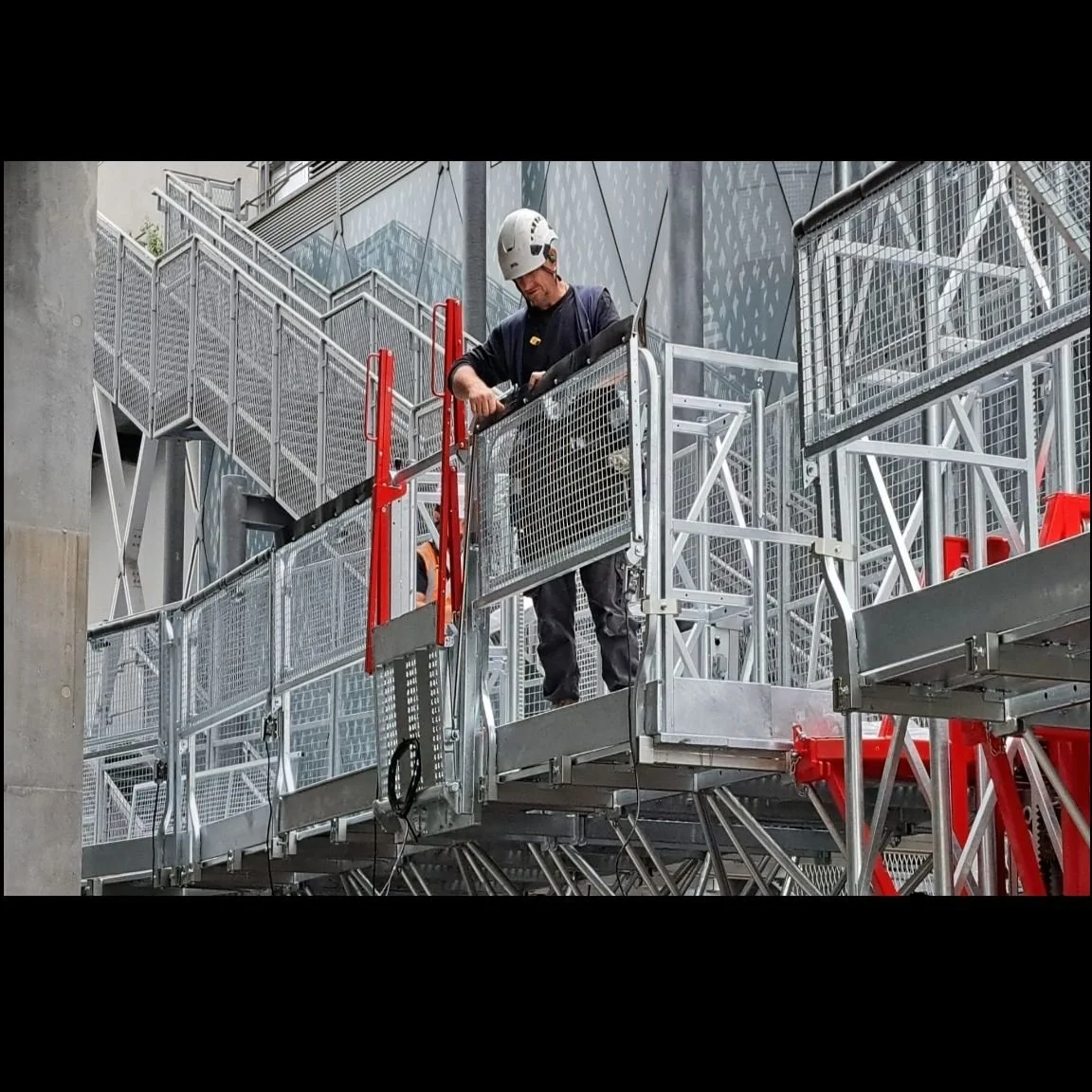 MC 5000 on final set up with ramp shown.jpg