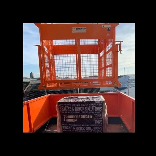 Eichinger 1058SC at its cargo station maximizing storage space on a crane loading platform.