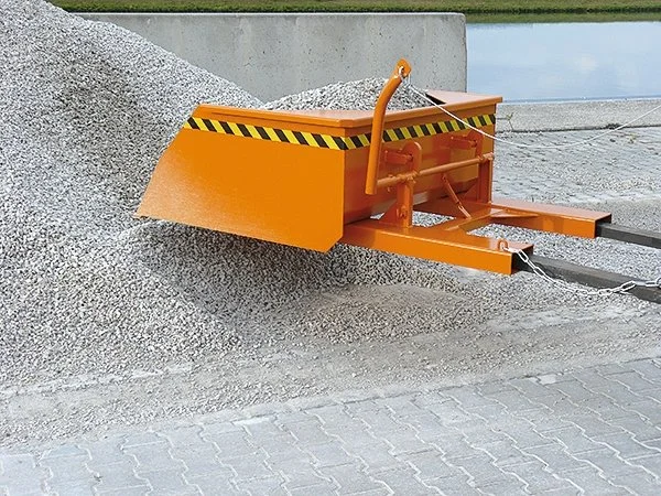 2062 Forklift shovel manual charged in rocks.jpg