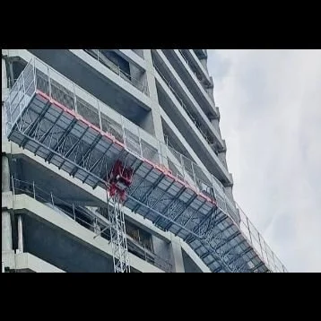 MC 5000 turns the corner from below.jpg