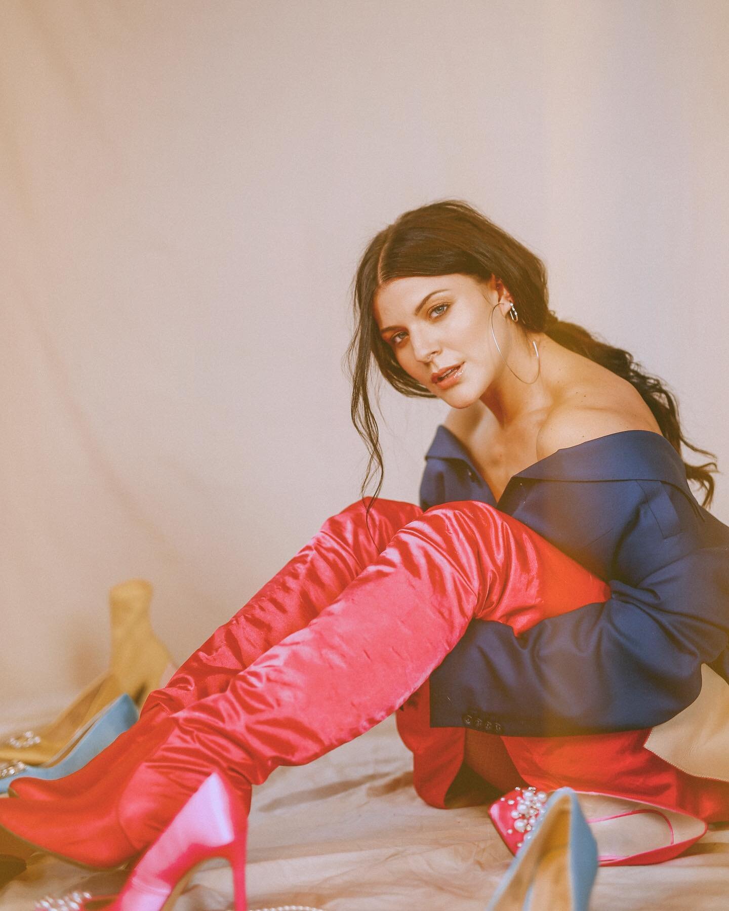 Women&rsquo;s History Month- 💖 so let&rsquo;s talk about some baddies, shall we?! Each Wednesday for #WomenWednesday we&rsquo;re featuring our amazing female talents and we&rsquo;re starting with @janelleginestra. 

If you&rsquo;ve been sleeping on 