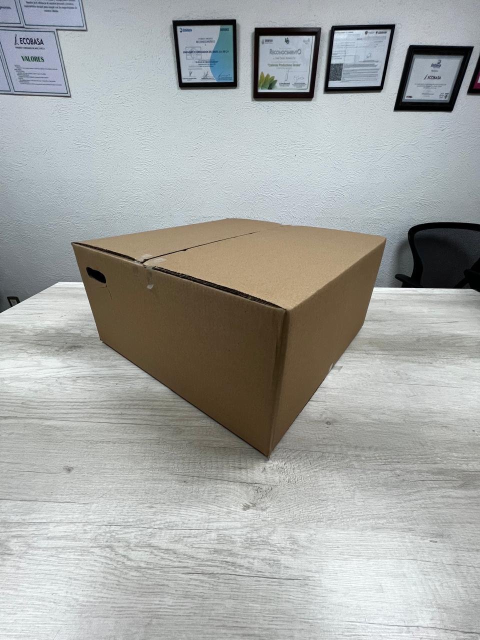 Caja Regular Ranurada 42.0x41.7x19 SIN IMP