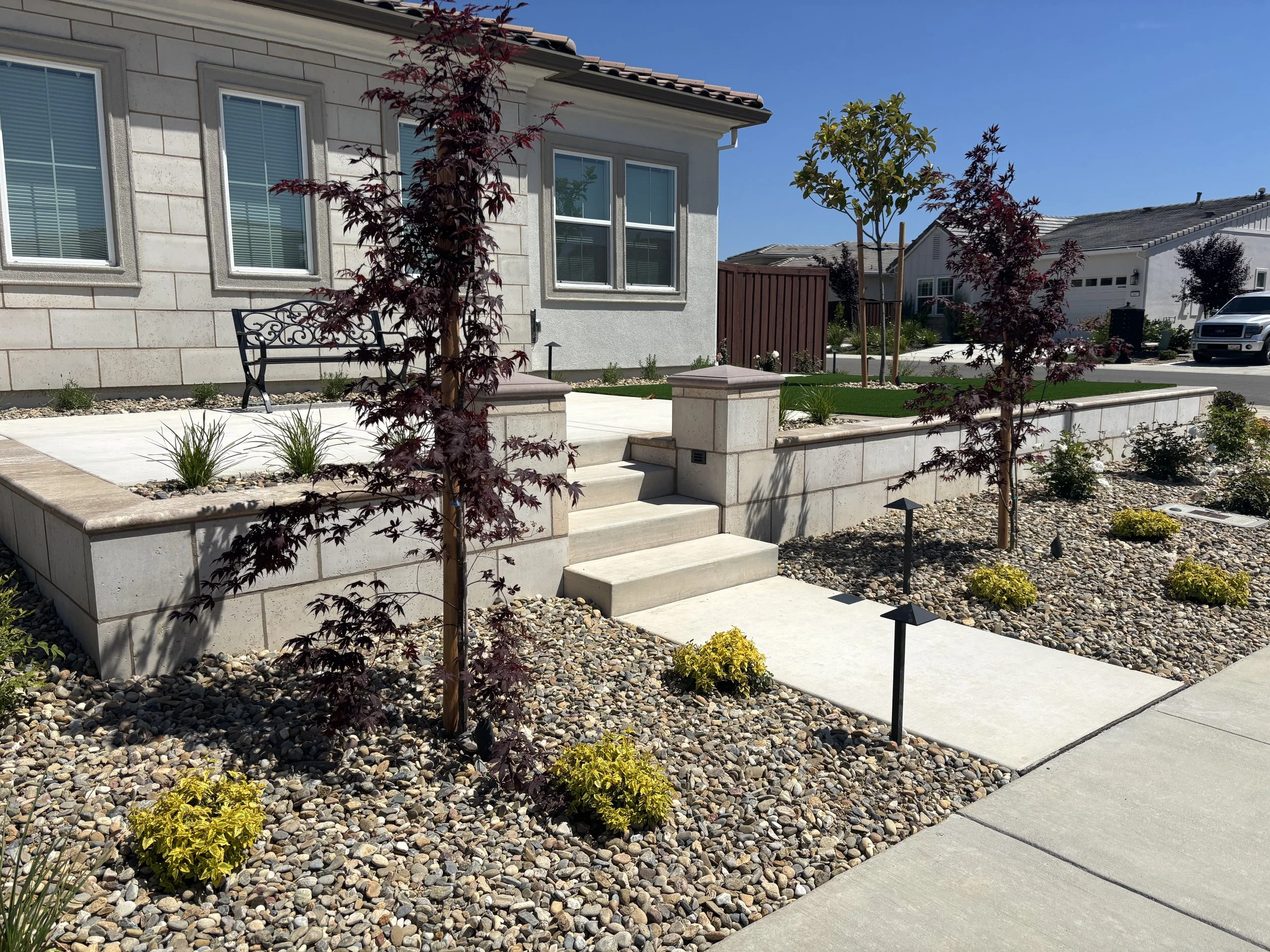 Rock and planting frontyard Folsom.JPG