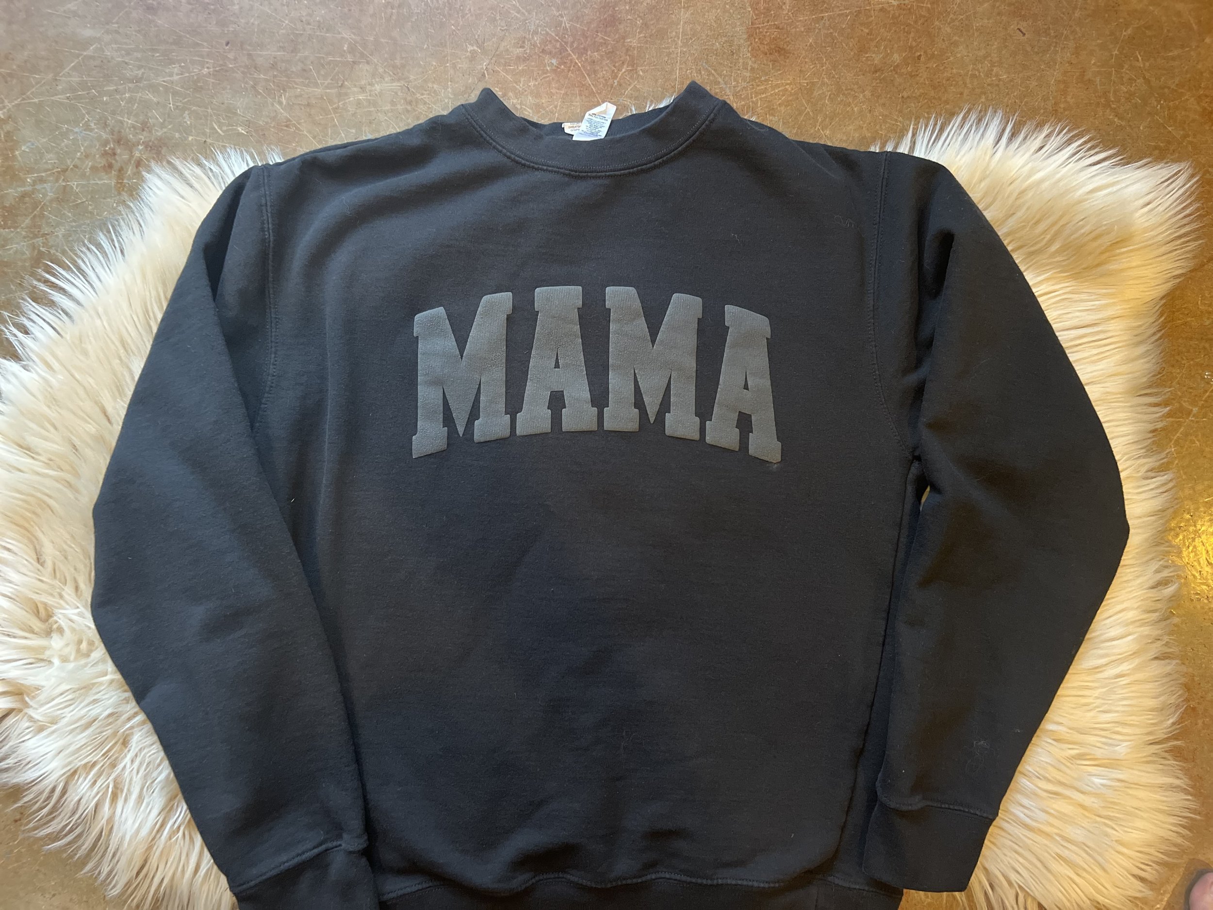 Independent brand crew Mama