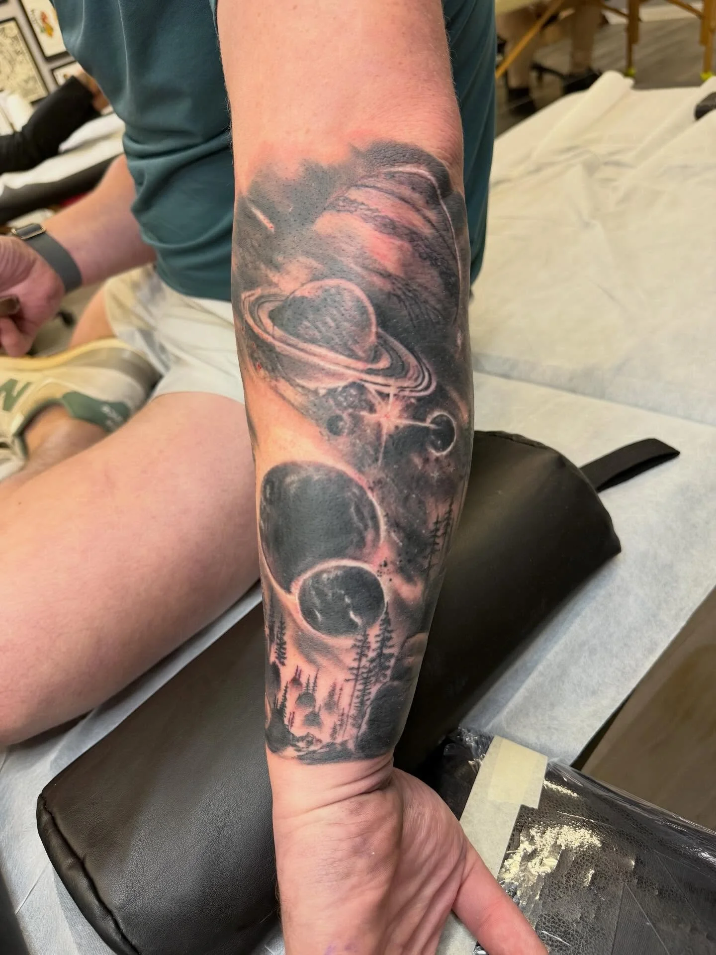 Sick tattoo done by @cashusclay35_ ! πͺπ½
•
We have walk-in availablity all day today! Come stop by! We’re open til 8pm. 
318-562-3021 βοΈ 
#tattoo #artist #ghostfiretattoo