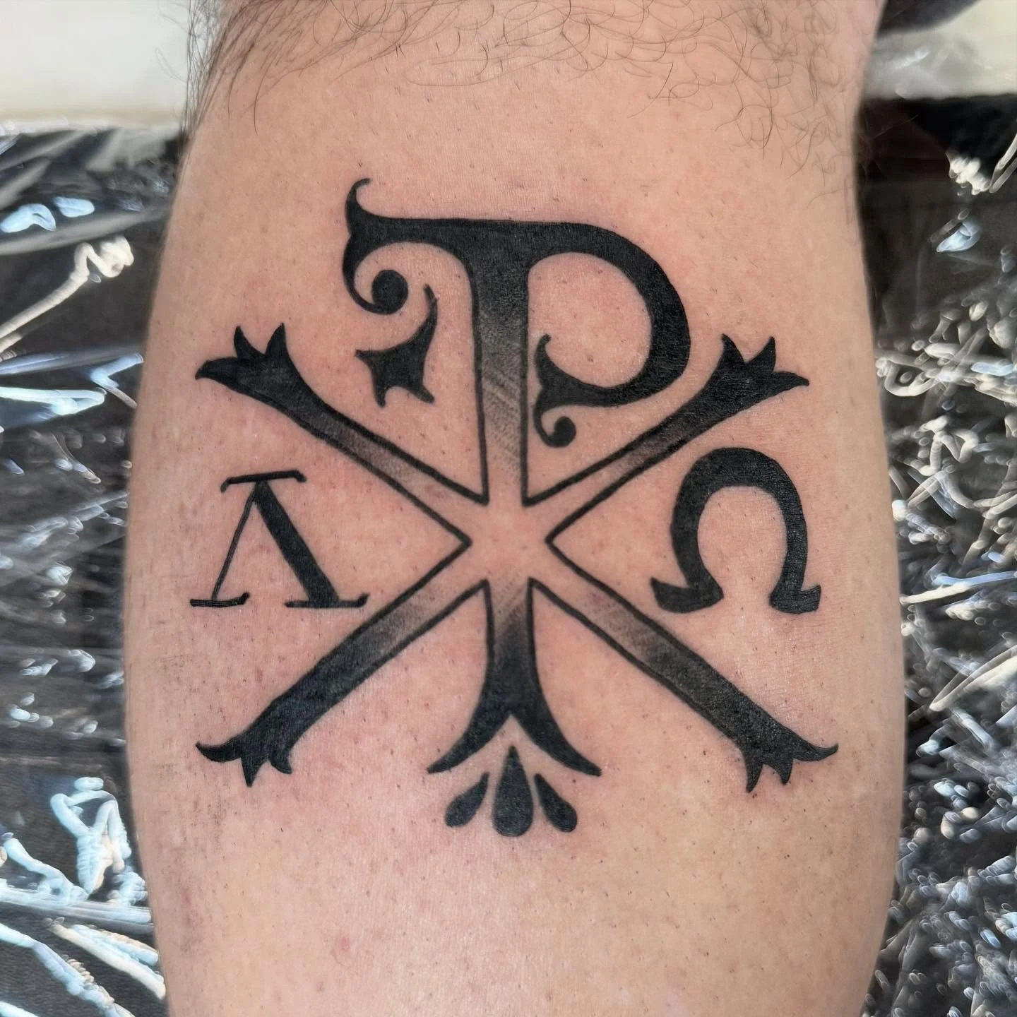 Heres s super cool piece from our guest artist @gunnar_tatts !!👏

we have availability today ! Walk in or book with us a time that works for you! 🗓️

(318) 562-3021📞  Ghostfiretattoo.com💻

#shreveportla #shreveportbossierbusiness #tattooartist