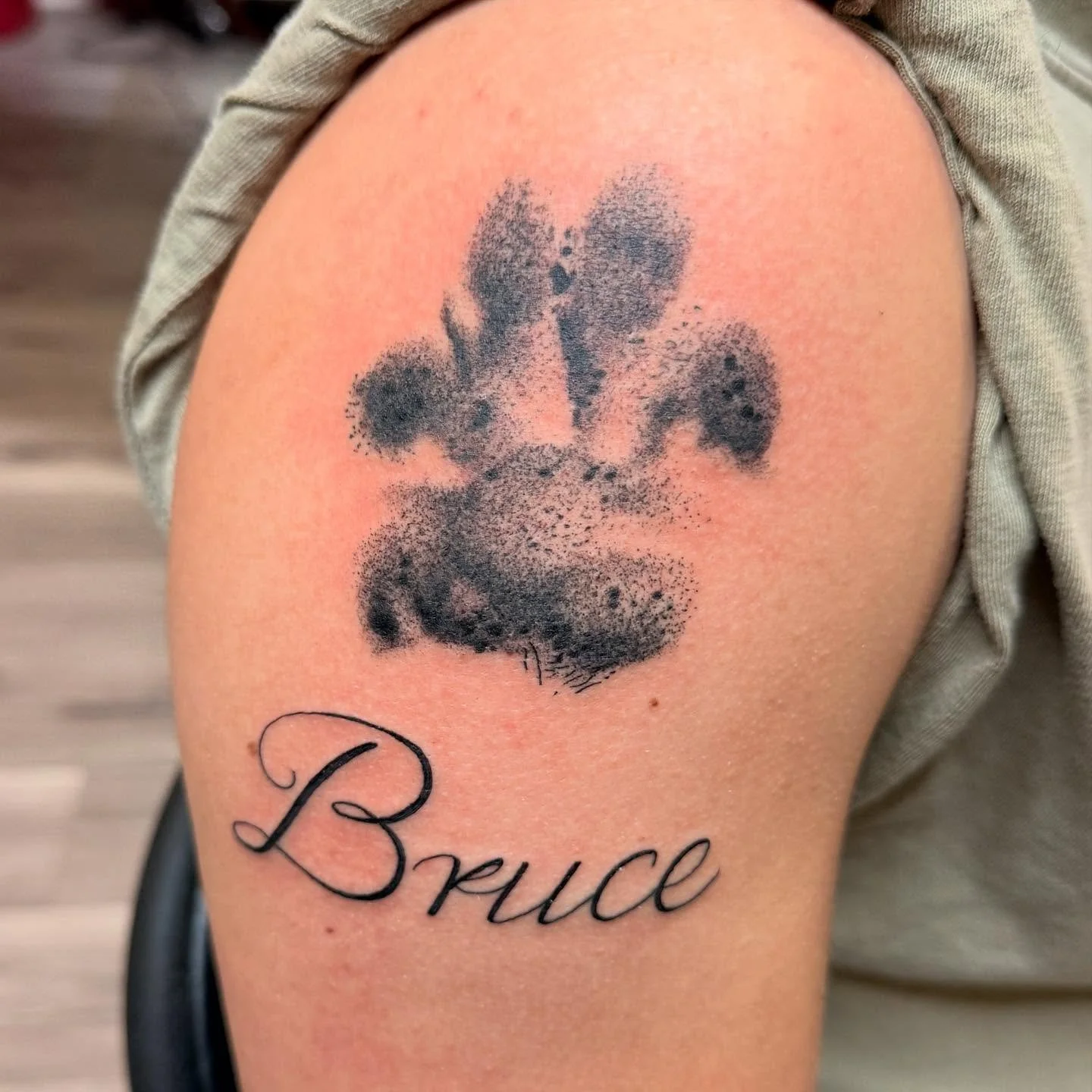 Sentimental tattoo by @johnbentrup 😮

Walk-ins are accepted until 8pm! Schedule a day that works best for you on our website! 🗓️

(318)562-3021 ☎️ Ghostfiretattoo.com 💻

#louisianatattooartist #tattoo #shreveportink
