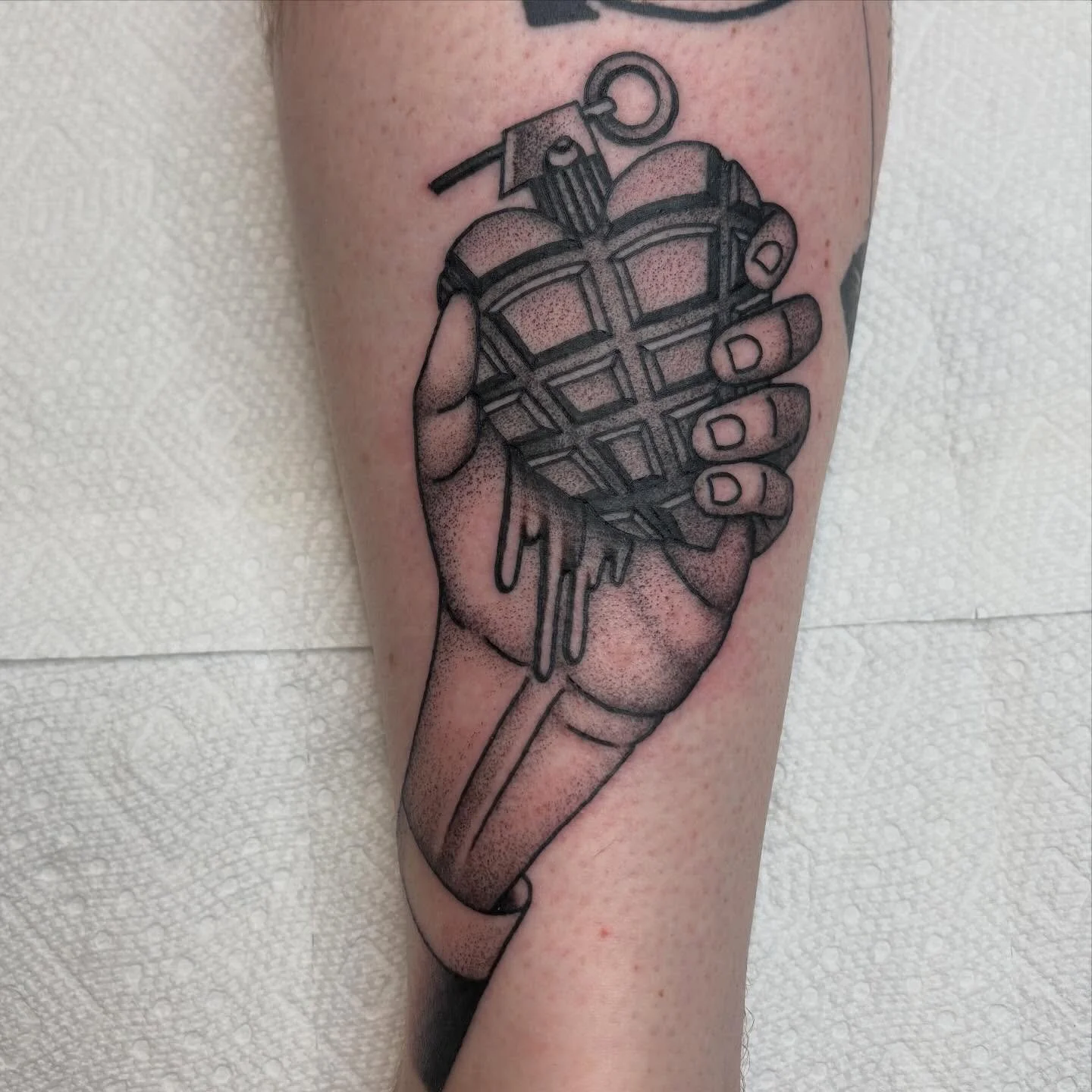 Sick Green Day tat done by @johnbentrup 
We take walk-ins!
Here 12-8 daily
(318)-562-3021☎️