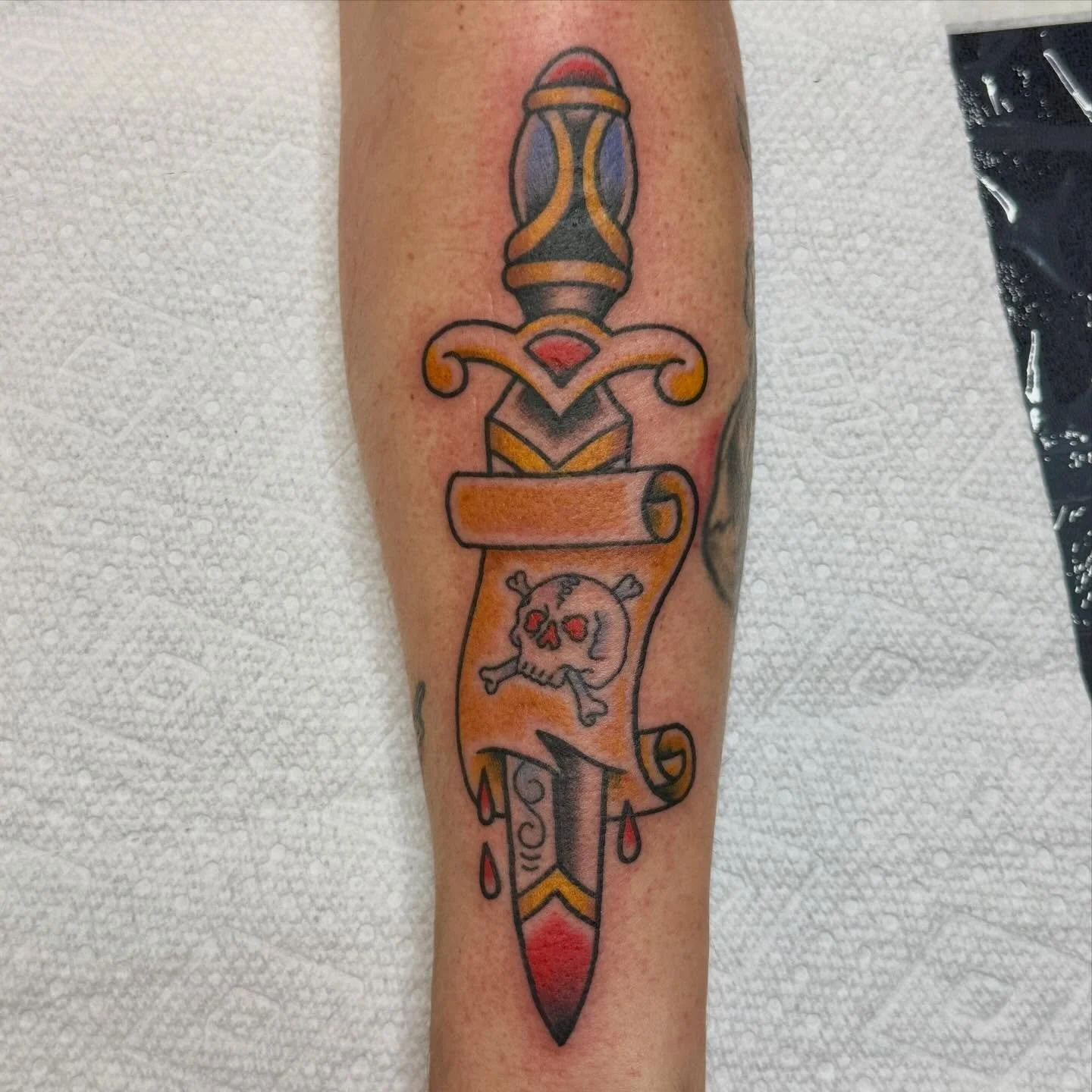 Check out this one, done by @jeffpatterson_tattoo from his &ldquo;March of Daggers&rdquo; flash sheet! 
We take walk-ins!
Come on in and pick something off the wall
you pick we stick
Here 12-8!
(318)-562-3021☎️