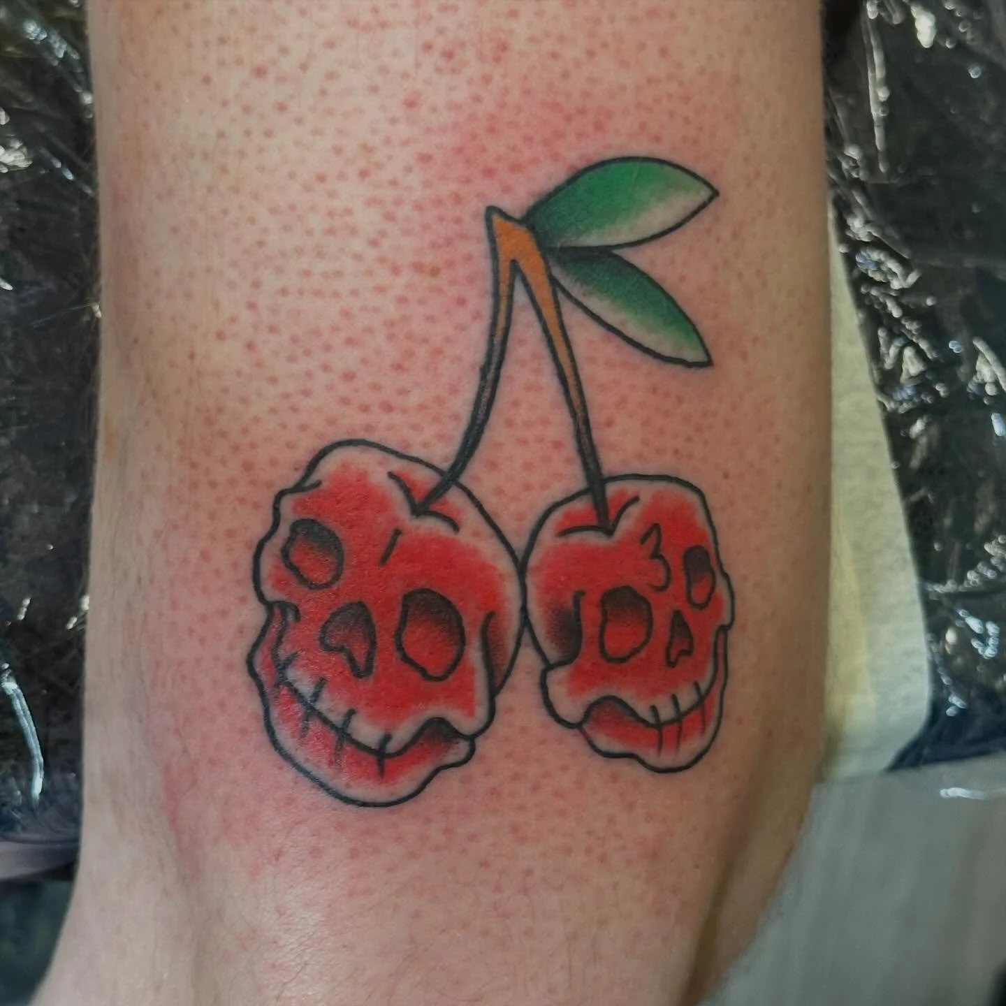lil&rsquo; cherry skulls done by @zachary_i_reed from this past friday the 13th!
We&rsquo;re taking walk-ins!
Here 12-8 daily
(318)-562-3021☎️