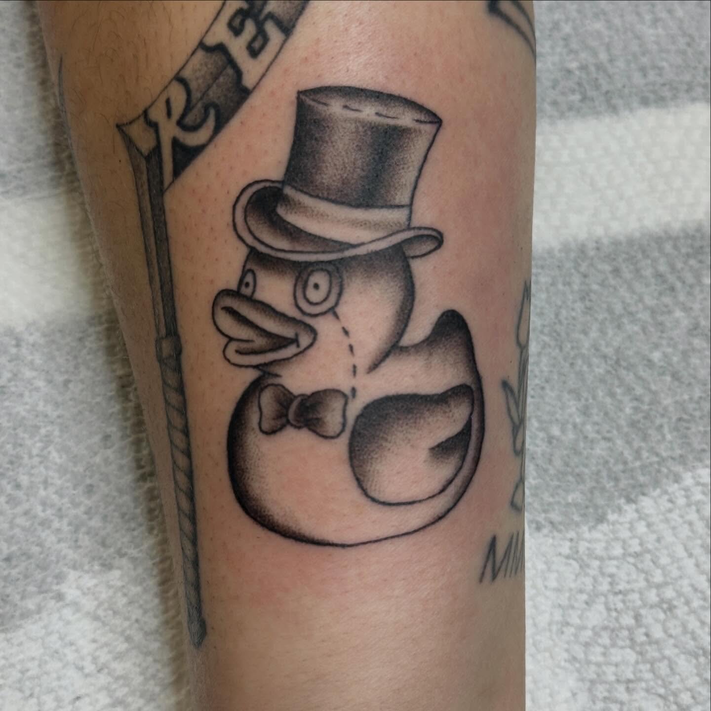 lil&rsquo; ducky done by @zachary_i_reed 
Reach out to your favorite artist to get an appointment scheduled! 
Or walk-in!
Here 12-8
(318)-562-3021☎️