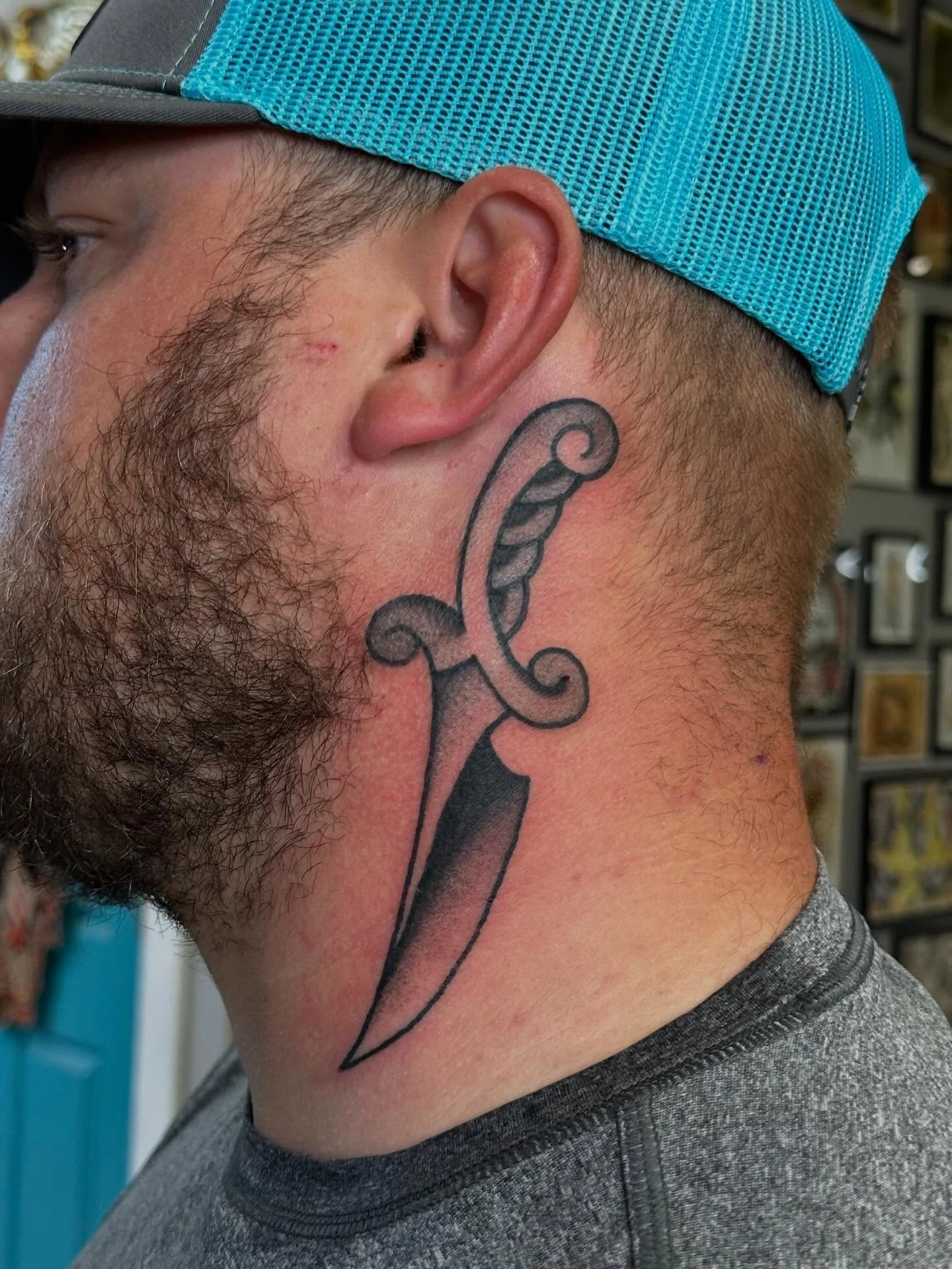 Here&rsquo;s one from our &ldquo;March of Daggers&rdquo; done by @johnbentrup 
Our special ends next week! Come on in!
Here 12-8 daily
Walk-ins welcome!
(318)-562-3021☎️