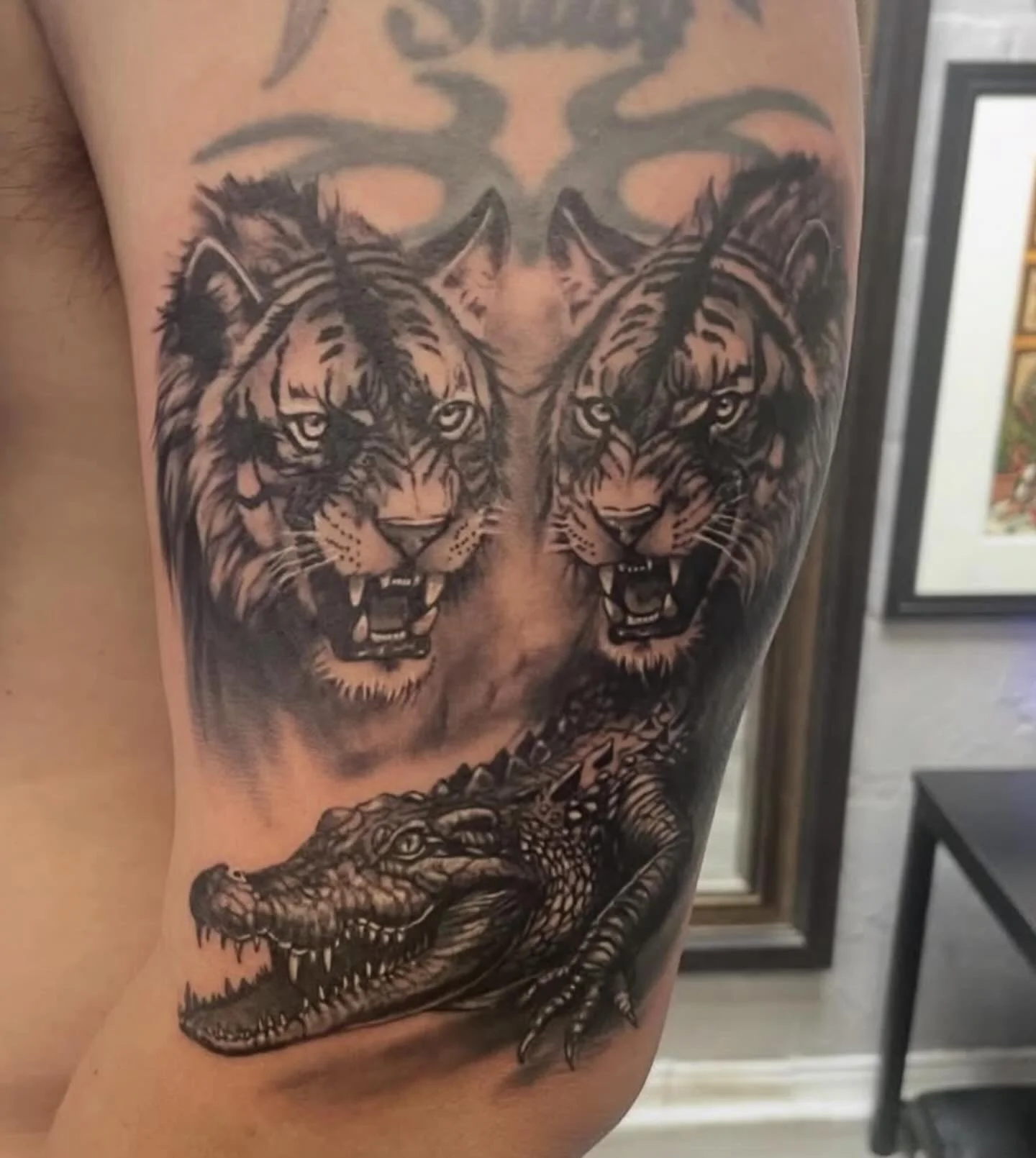 Sick start to these sleeve @cashusclay35_ is working on!
#blackandgreyrealism #shreveportla #tattoosleeves