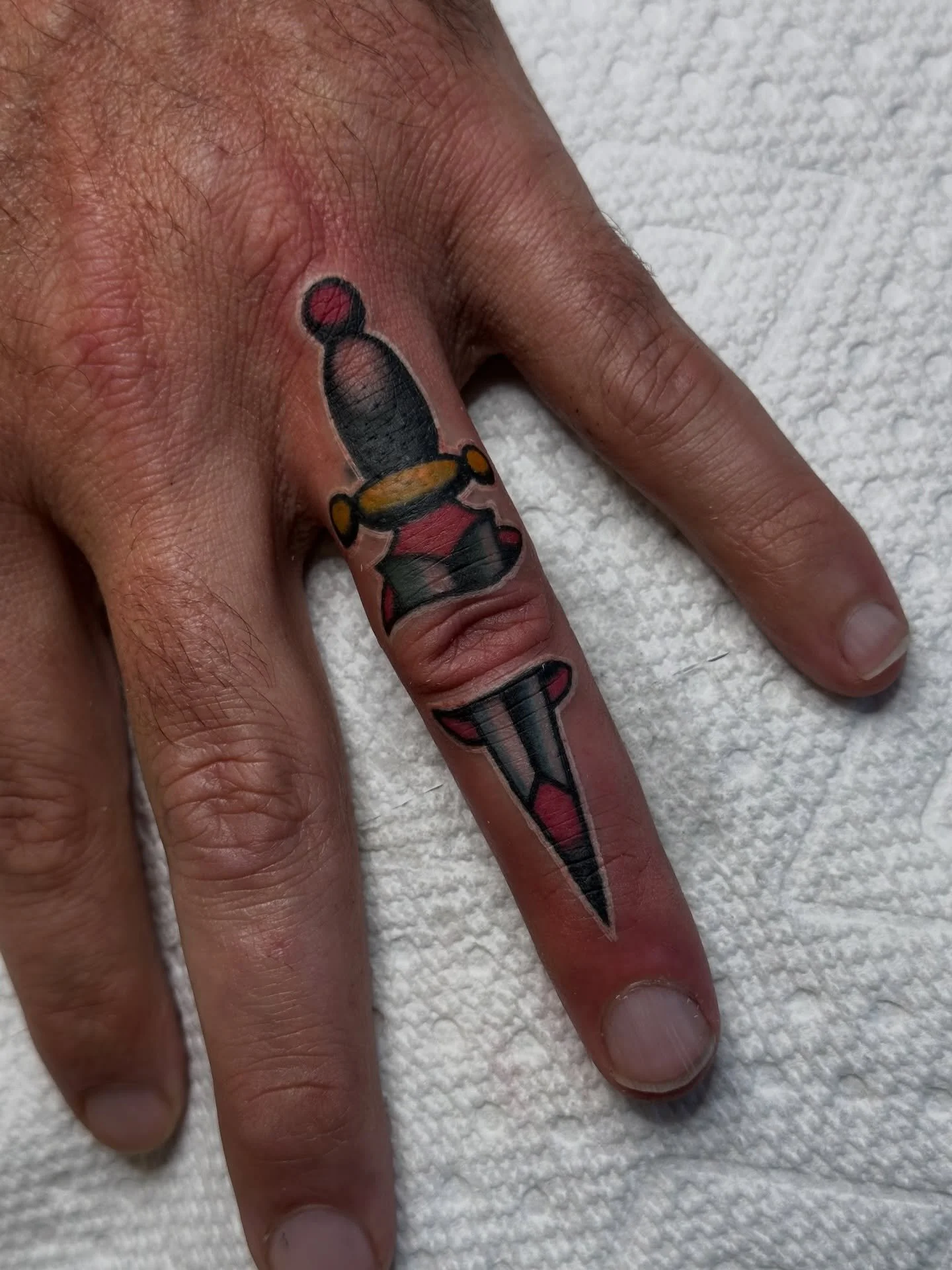 Ring finger cover-up by @johnbentrup 
Come see us, we are here 12-&amp;PM daily!
(318)562-3021

#shreveporttattoo 
#coveruptattoos 
#traditionaltattoo 
#louisianatattooshop