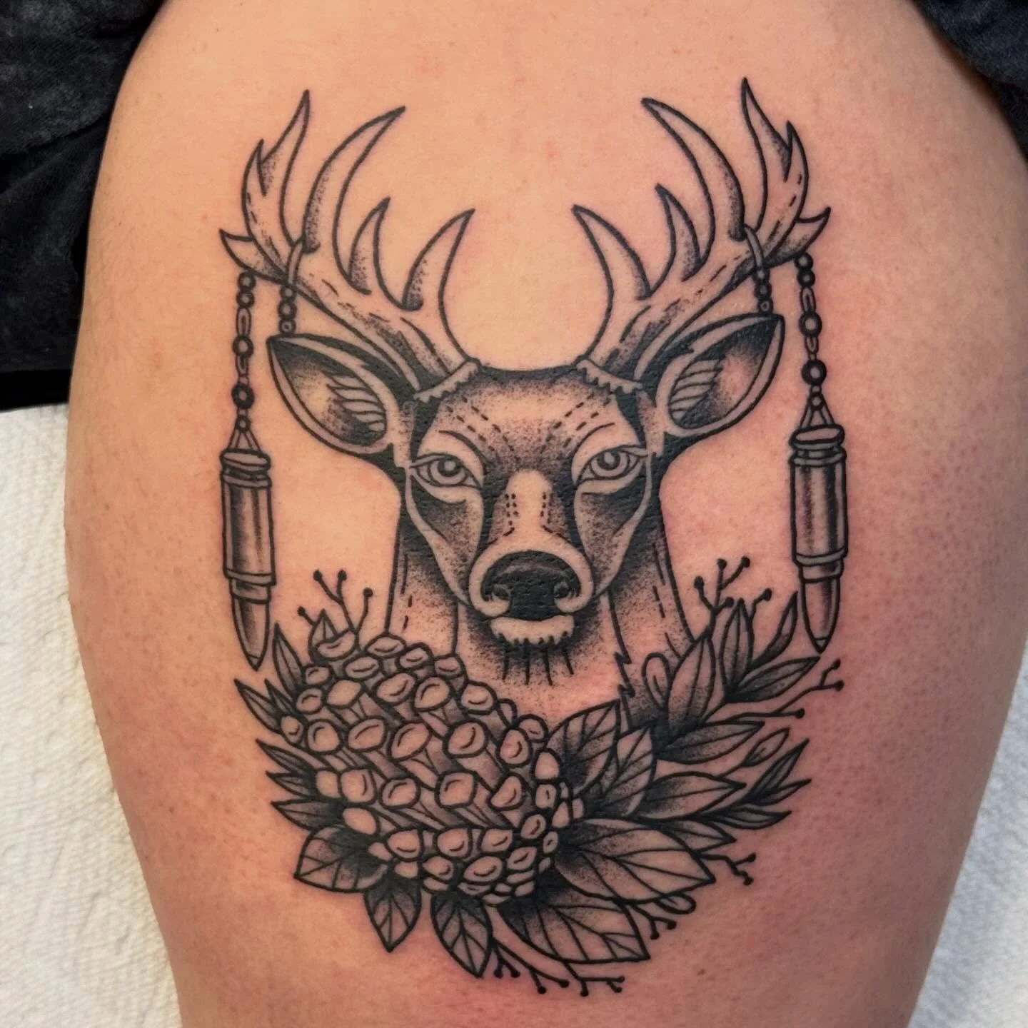 check this one out, done by @jeffpatterson_tattoo 
Come on in!
We take walk-ins!
here 12-8 daily!
(318)-562-3021☎️