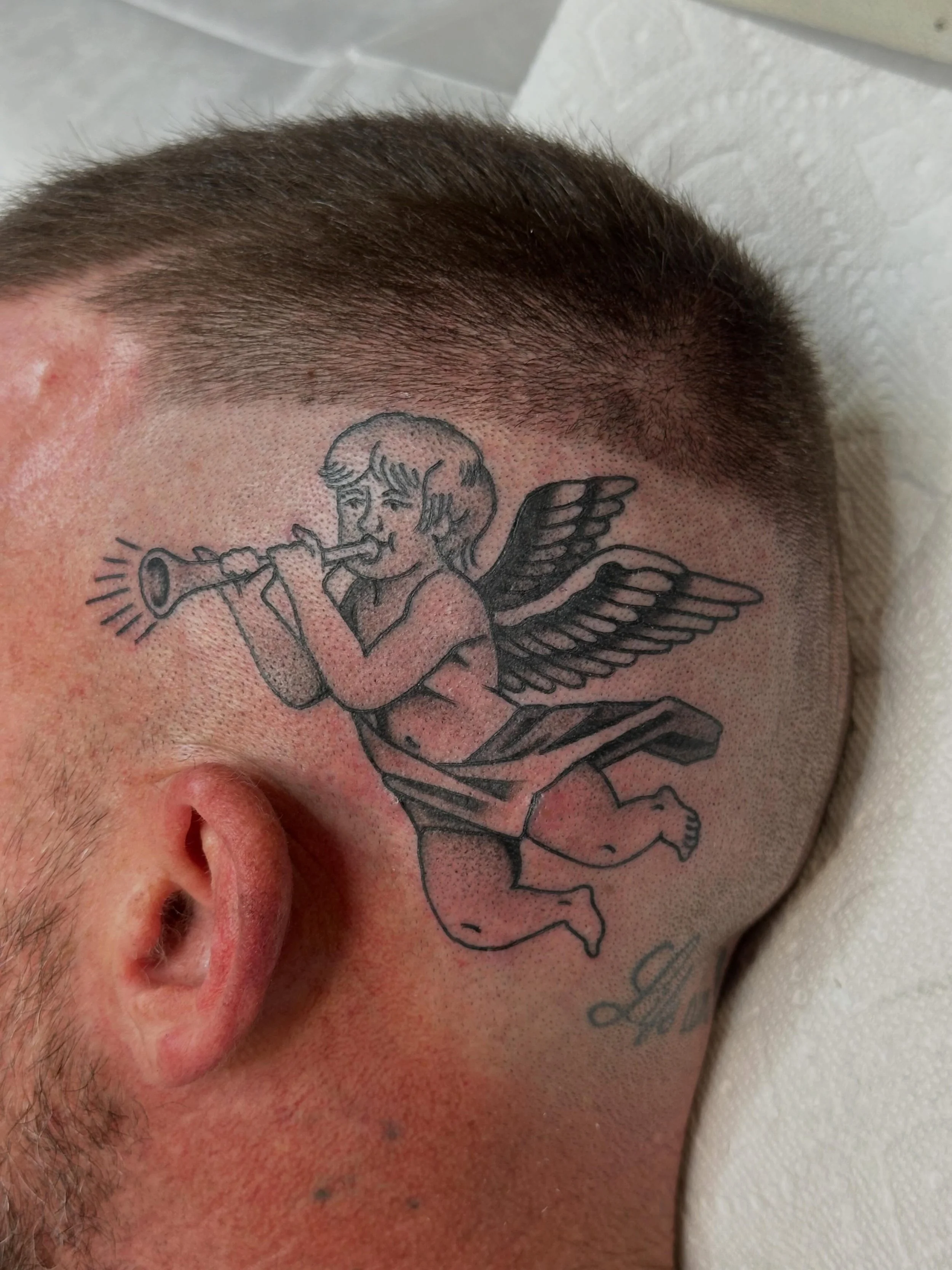 Sweet head piece done by @johnbentrup 
#shreveportla #headtattoo #ghostfiretattoo