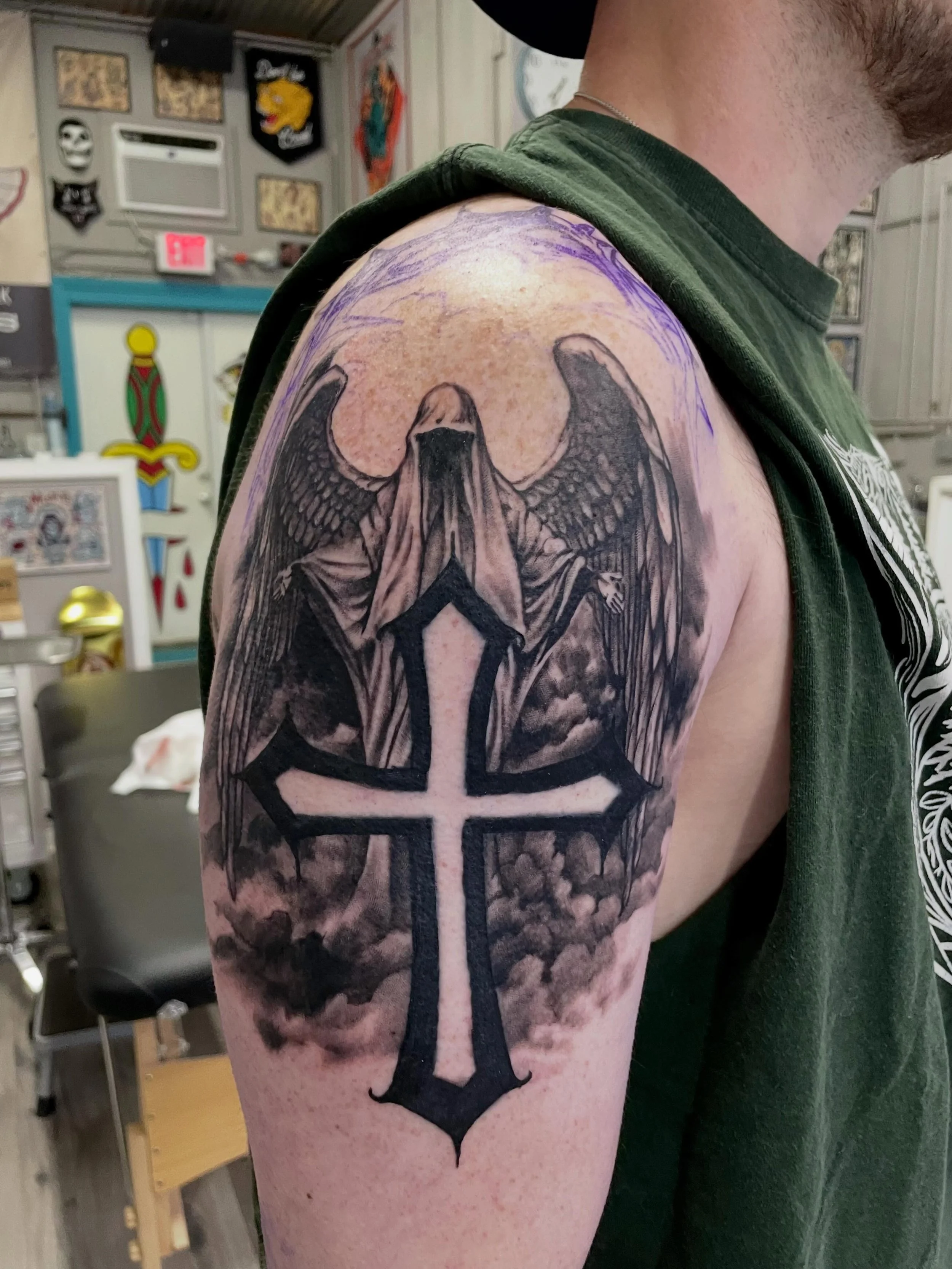 Sick start to this sleeve @cashusclay35_  is working on! 
#blackandgreyrealism #shreveportla #ghostfiretattoo