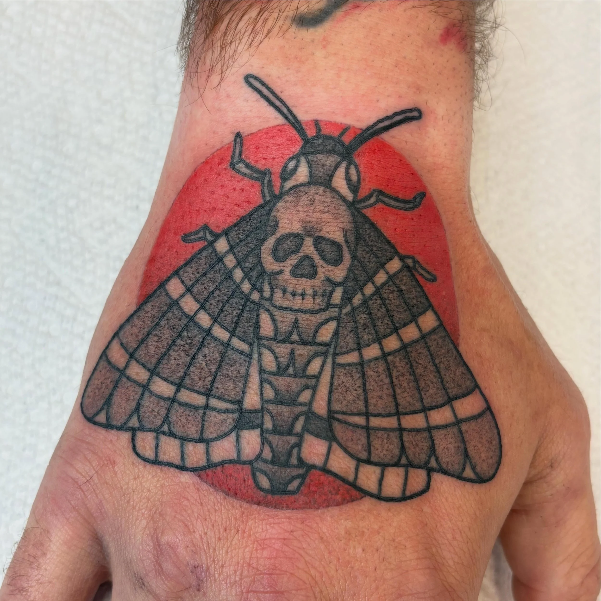 Sick death moth job stopper done by @johnbentrup 
We take walk-ins!
Here 12-8 daily!
(318)-562-3021☎️