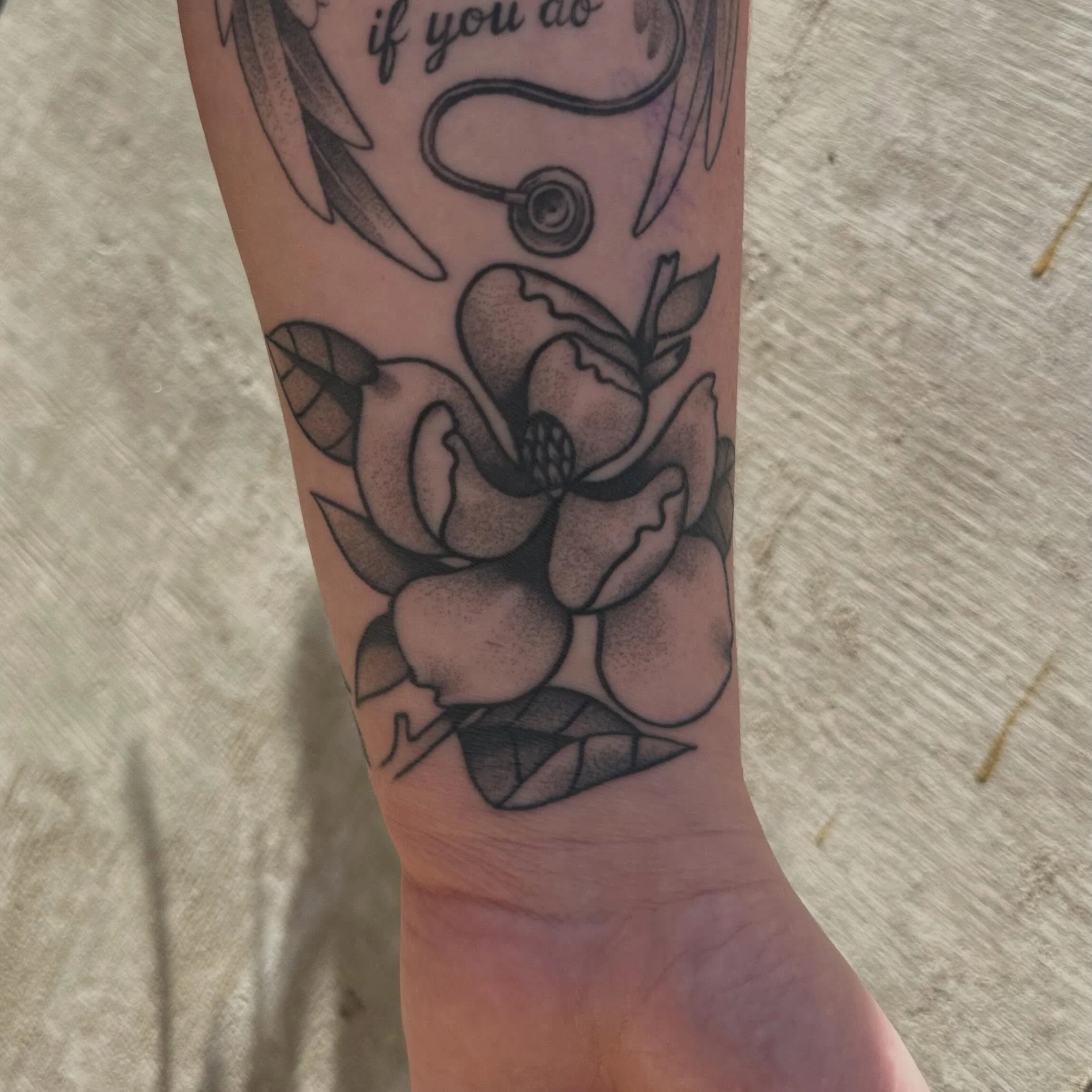 Here&rsquo;s a healed one! done by @johnbentrup 
Reach out to an artist of choice to get an appointment on the books!!
Walk-ins welcome!
Here 12-8 seven days a week
See ya soon
(318)-562-3021☎️