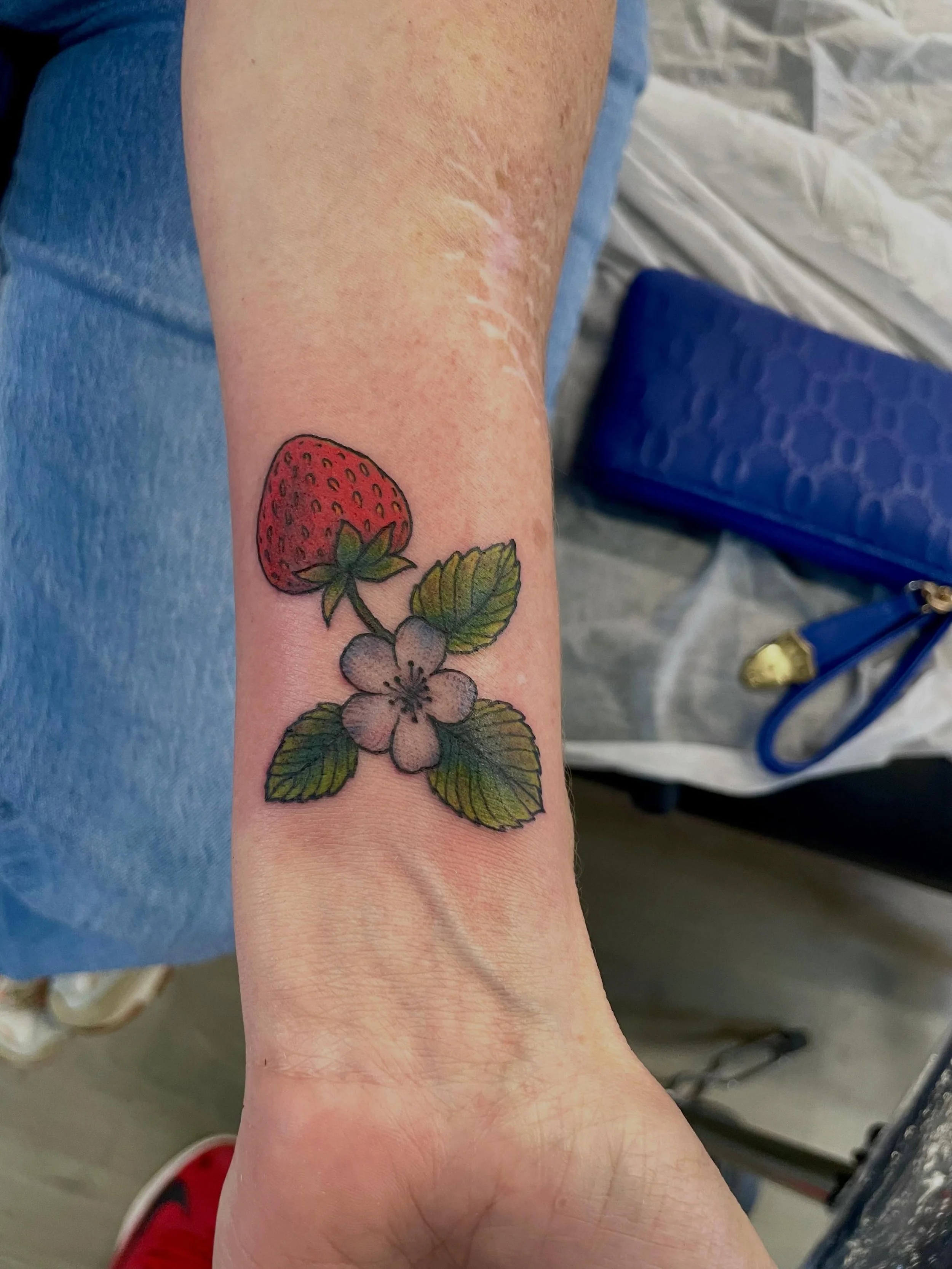 Sweet Strawberry done by @cashusclay35_ 
#shreveportla #colortattoo #strawberryfields