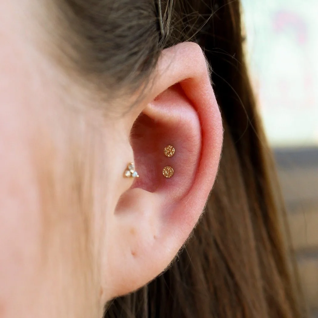 Double conch with hammered disks done by @darby.pokes