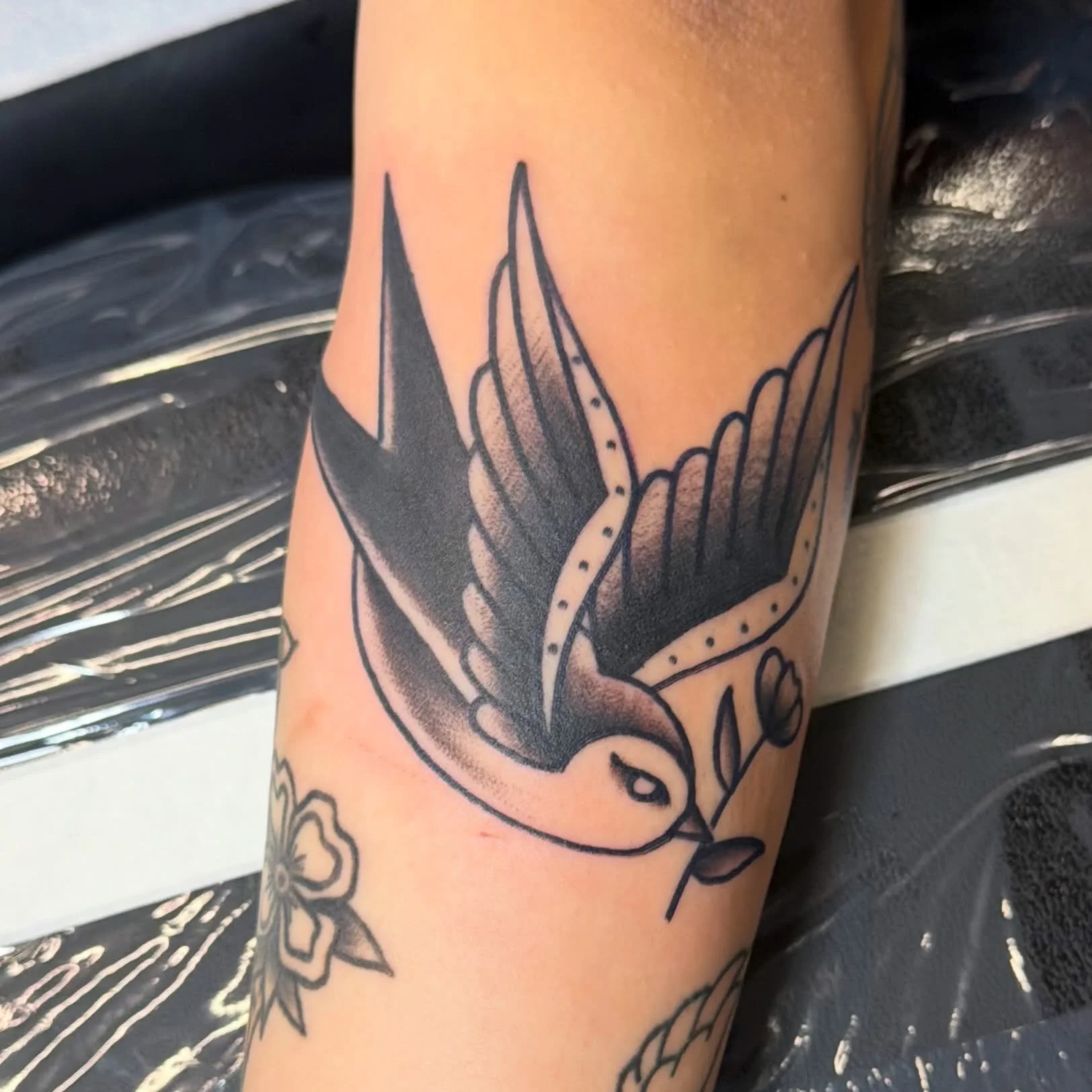 Little birdie by @zachary_i_reed 
Come see us, we are taking walk-ins!
(318)562-3021