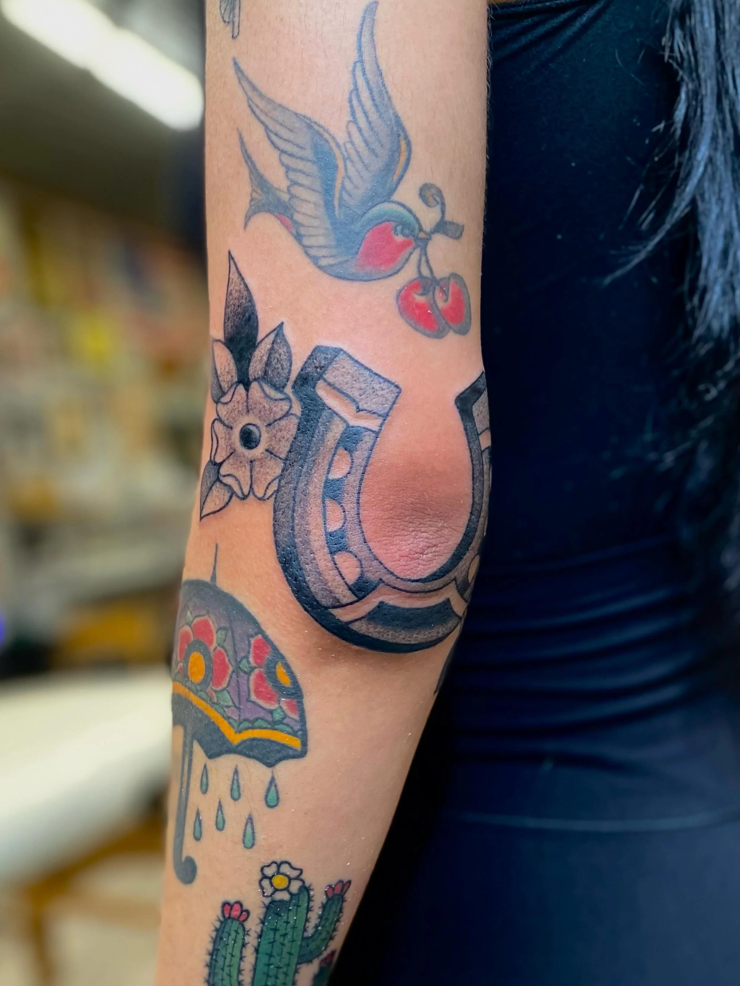 Sick lil elbow blaster done by @johnbentrup 
If you&rsquo;re looking to get a tattoo, this is your sign
Walk-ins welcome! 
Here 12-8 DAILY
(318)-562-3021☎️