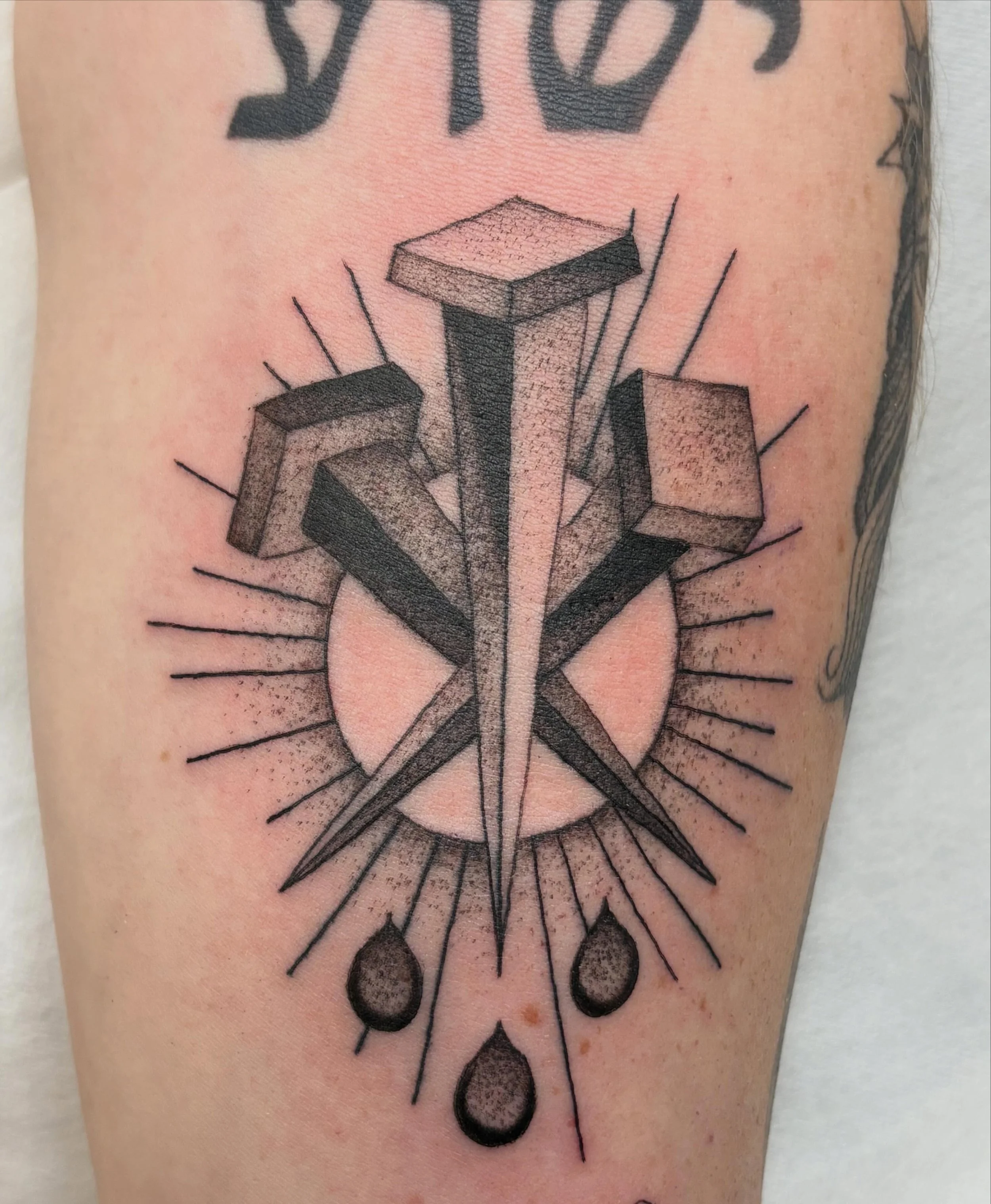 that good ole stipple shading, this one done by @johnbentrup 
Like the look of this? Reach out to an artist of choice!
Walk-ins also welcome!!
Here 12-8 daily
(318)-562-3021☎️