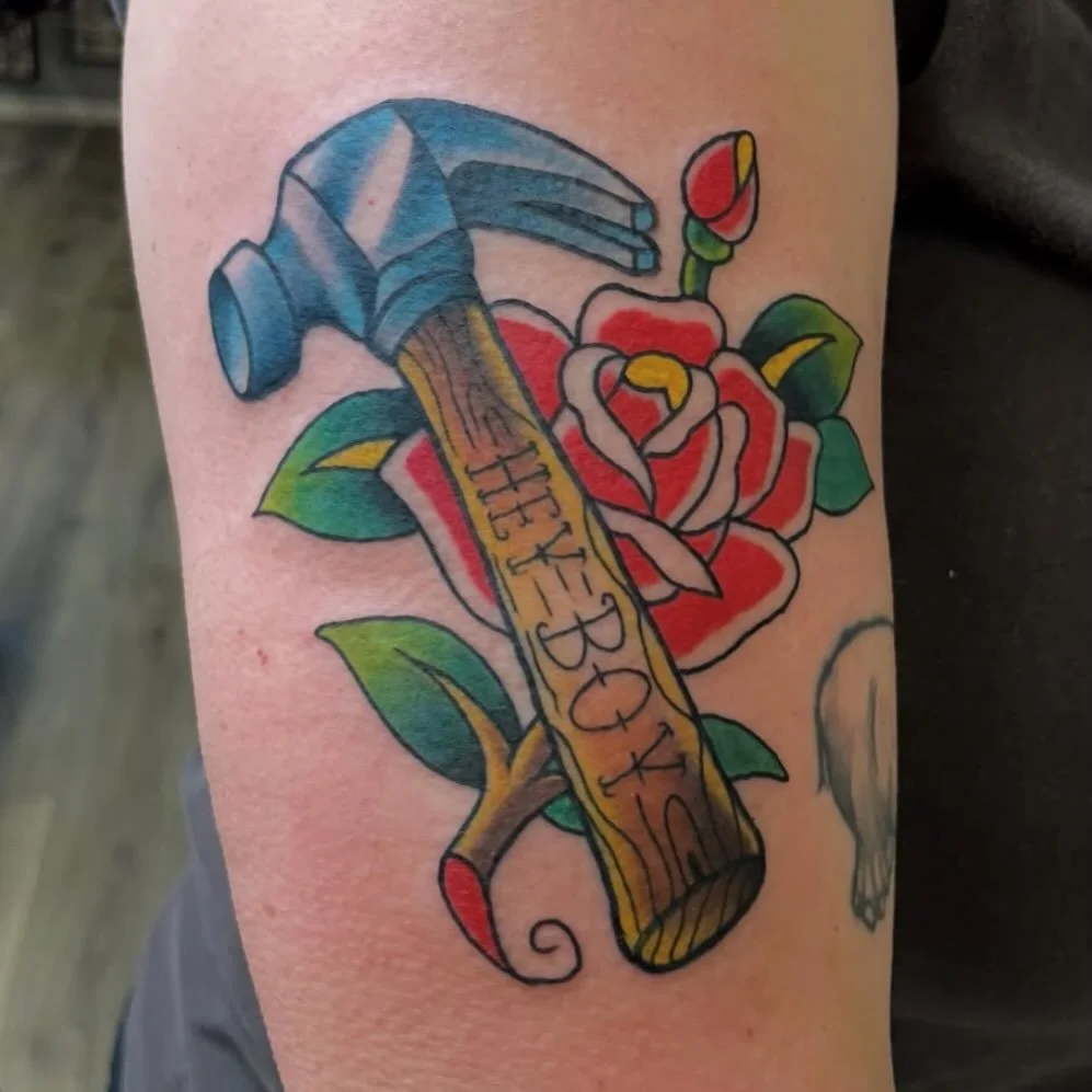 Memorial piece done by @cashusclay35_ 
To schedule an appointment reach out to your favorite artist!
Walk-ins also welcome!
Here 12-8 !
(318)-562-3021☎️