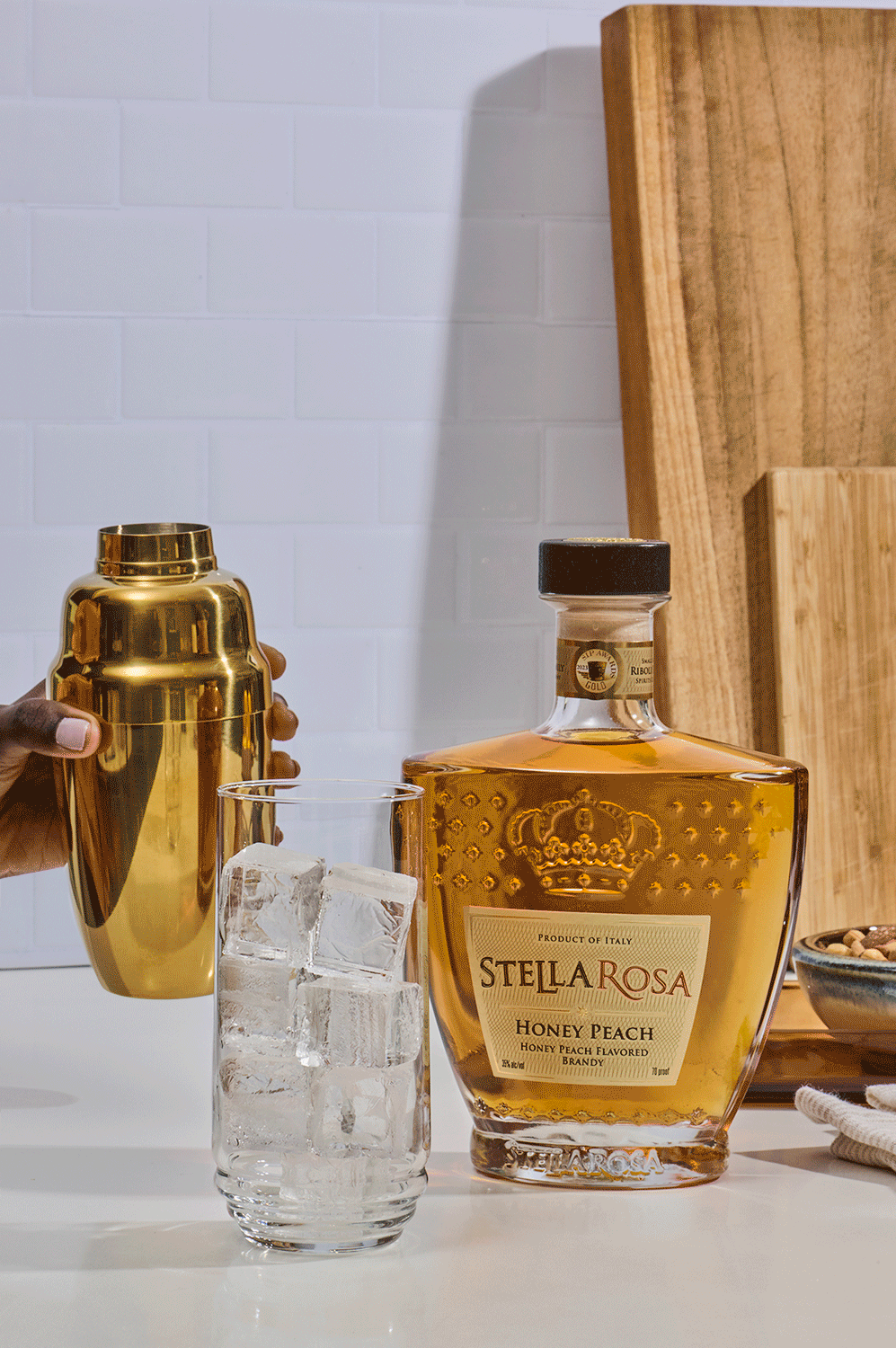 StellaRosa_HoneyPeachPour.gif