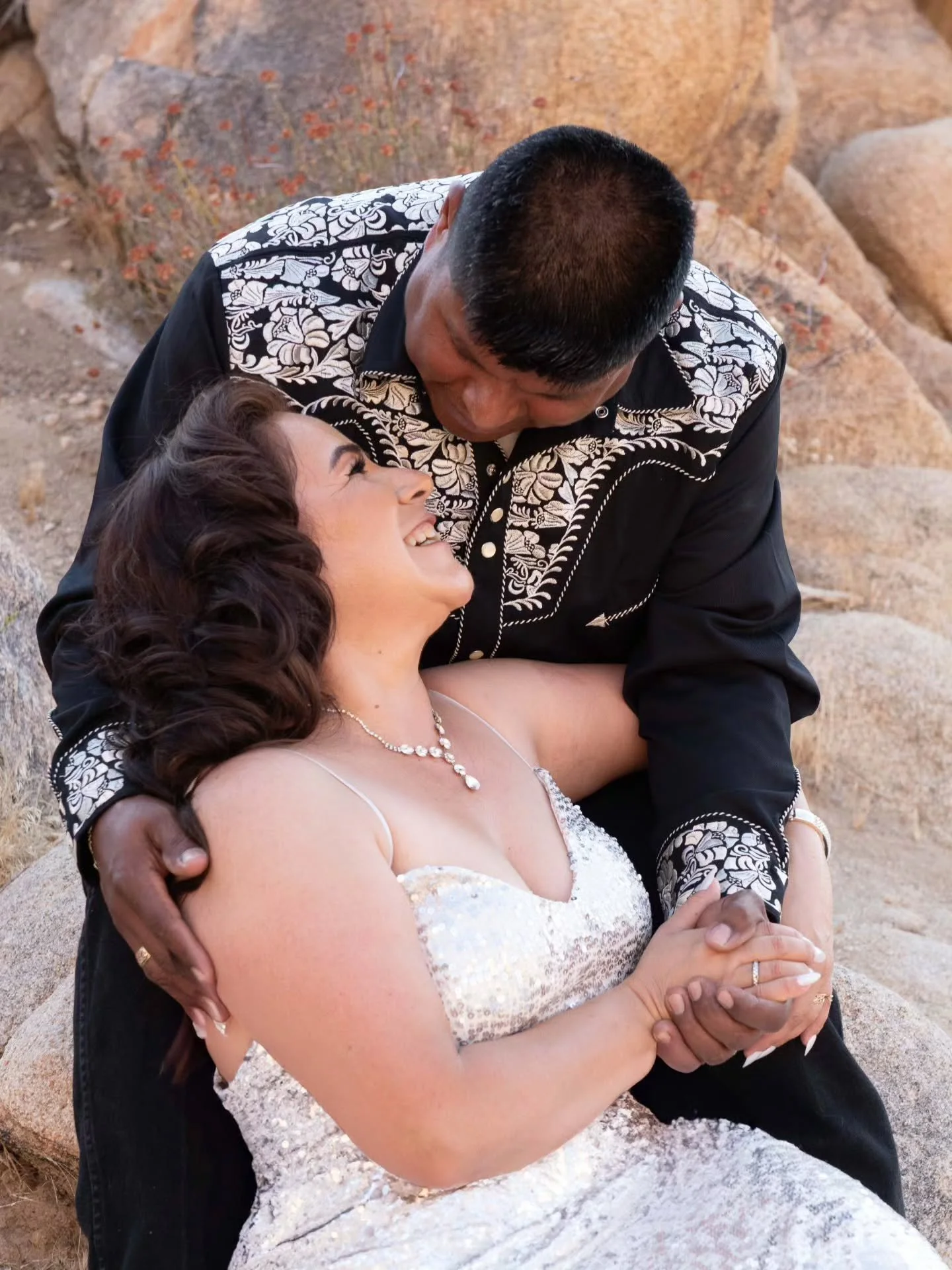 🤍🤍🤍

#annyversary #couples #photosessions #anniversaryphotos #lovestory #aniversario #nikonambassadors #highdesert #highdesertphotographer
