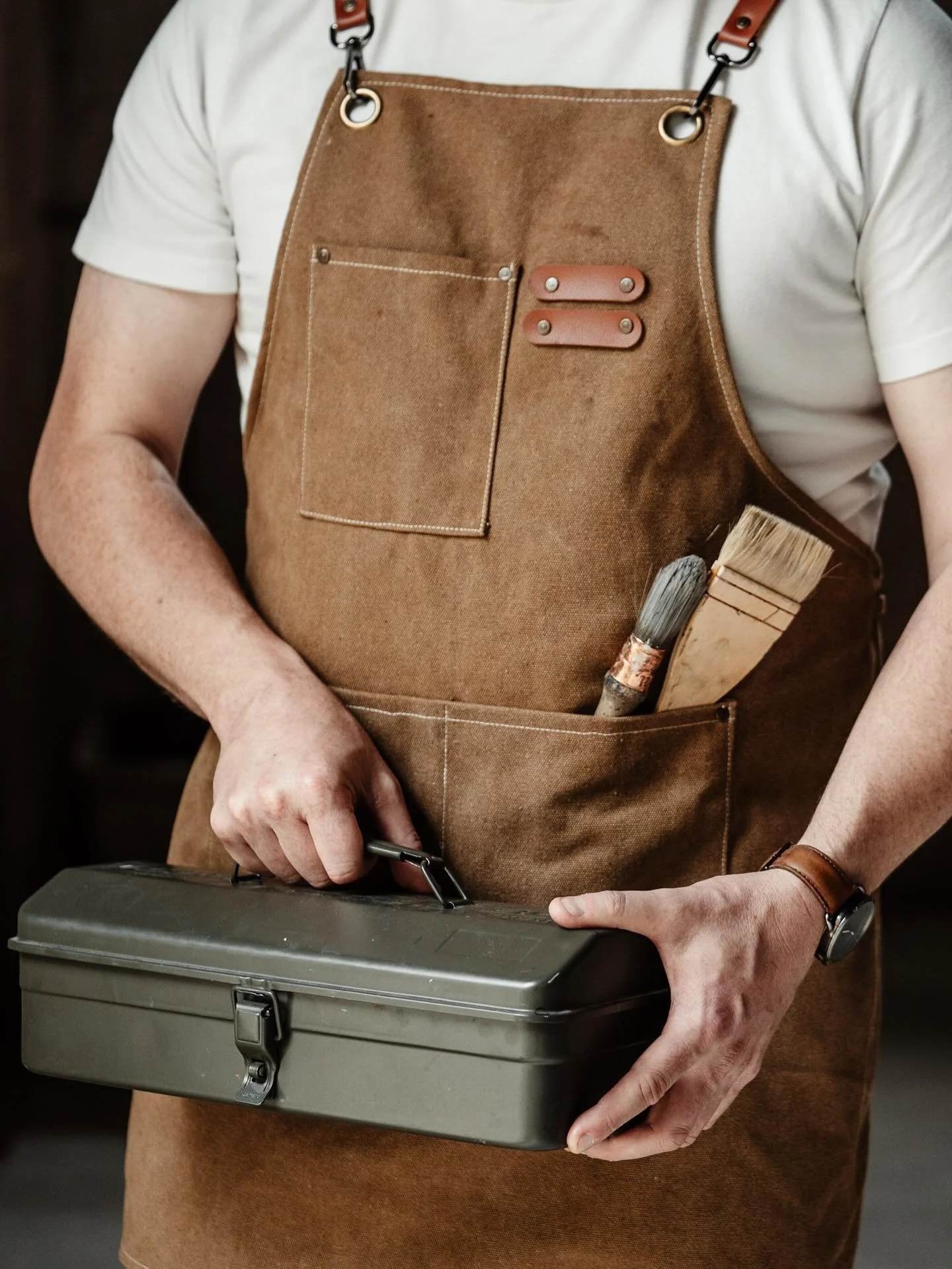 I recently had the pleasure of meeting Calum of @kingmaker_studio, the resident artist for @westcawthorne. 

We had a lot of fun taking photos and documenting a bit of his creative process before catching up about our mutual love of home cooking, qua