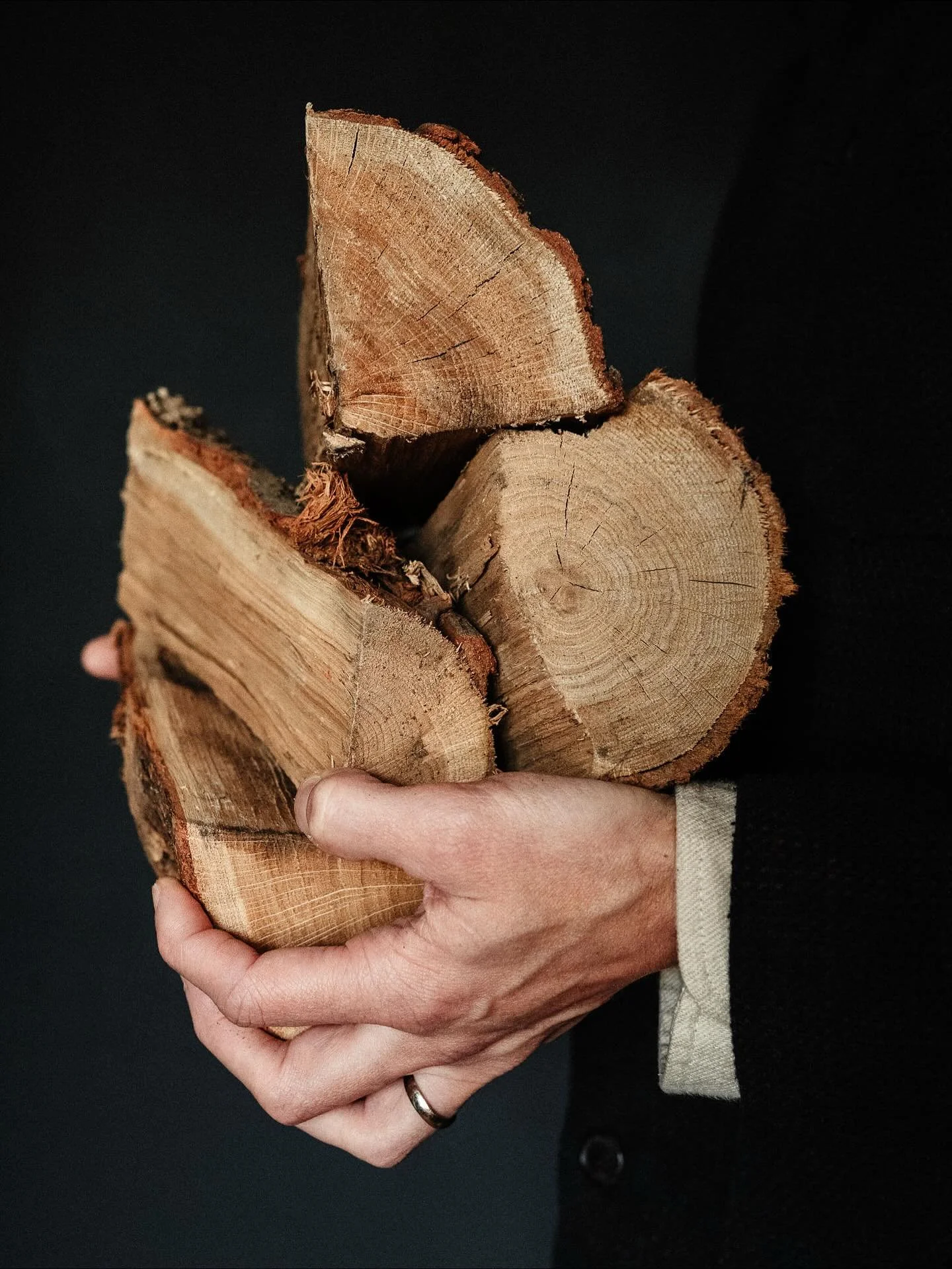 Stocking up for cosy season! 🪵🔥

@lektowoodfuels 
@jonnyexon