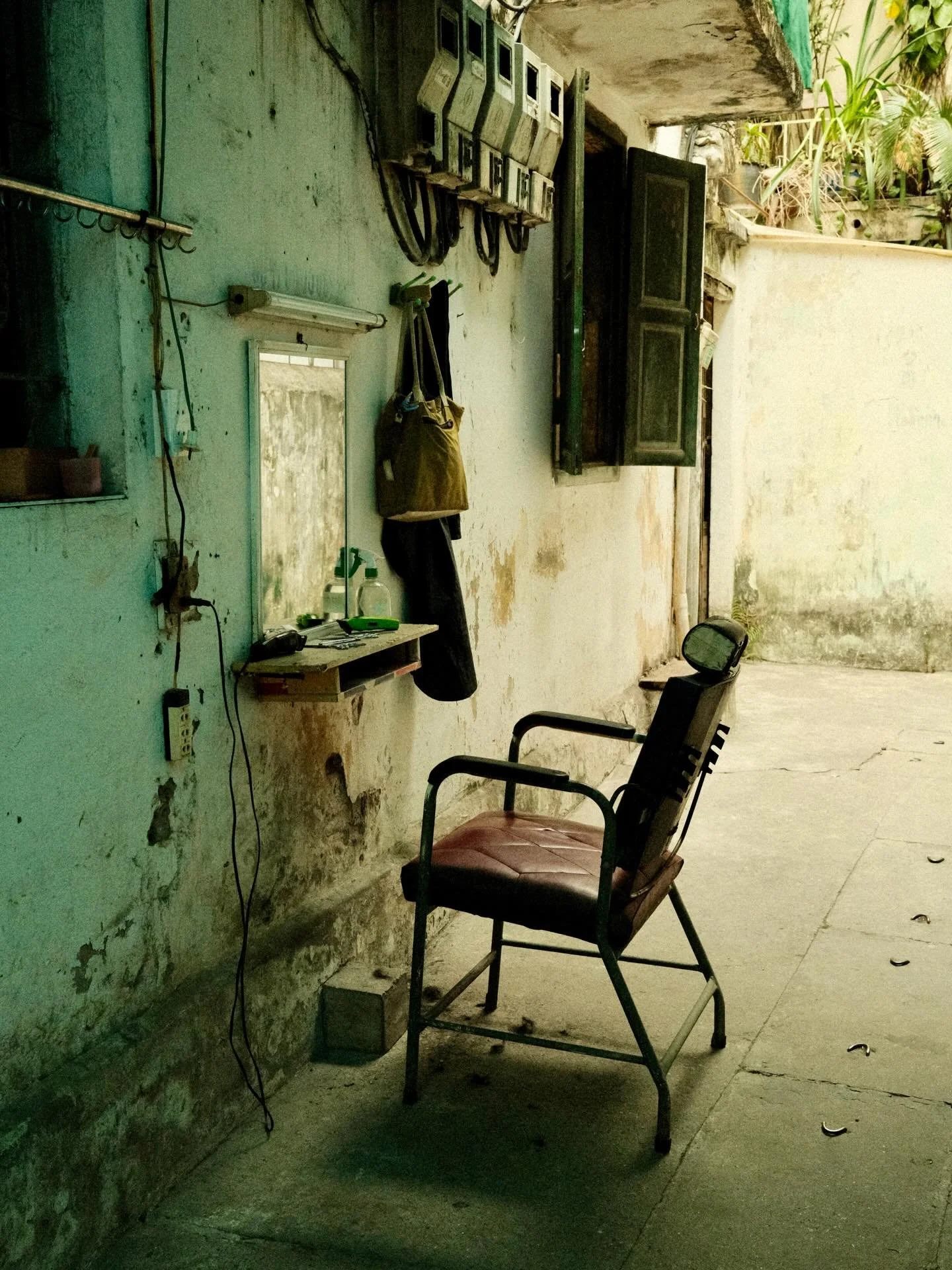 Hanoi 

2nd - 4th January 

Highlights - getting lost in the backstreets of the old quarter, browsing the markets, discovering temples, trying egg coffee, our first Pho 🍜 but most of all observing the culture 🌿✨