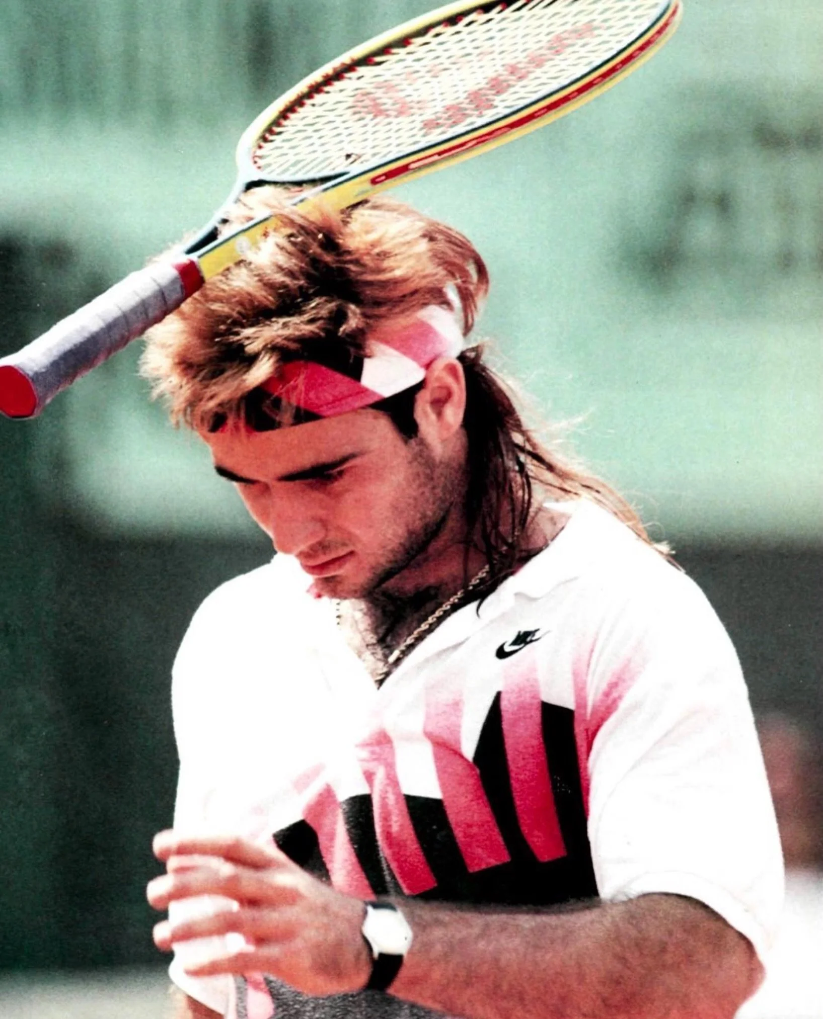 When your boss asks you to do something at work but you&rsquo;re busy watching the French Open &amp; making tennis plans in the group chat&hellip; 🧱🎾